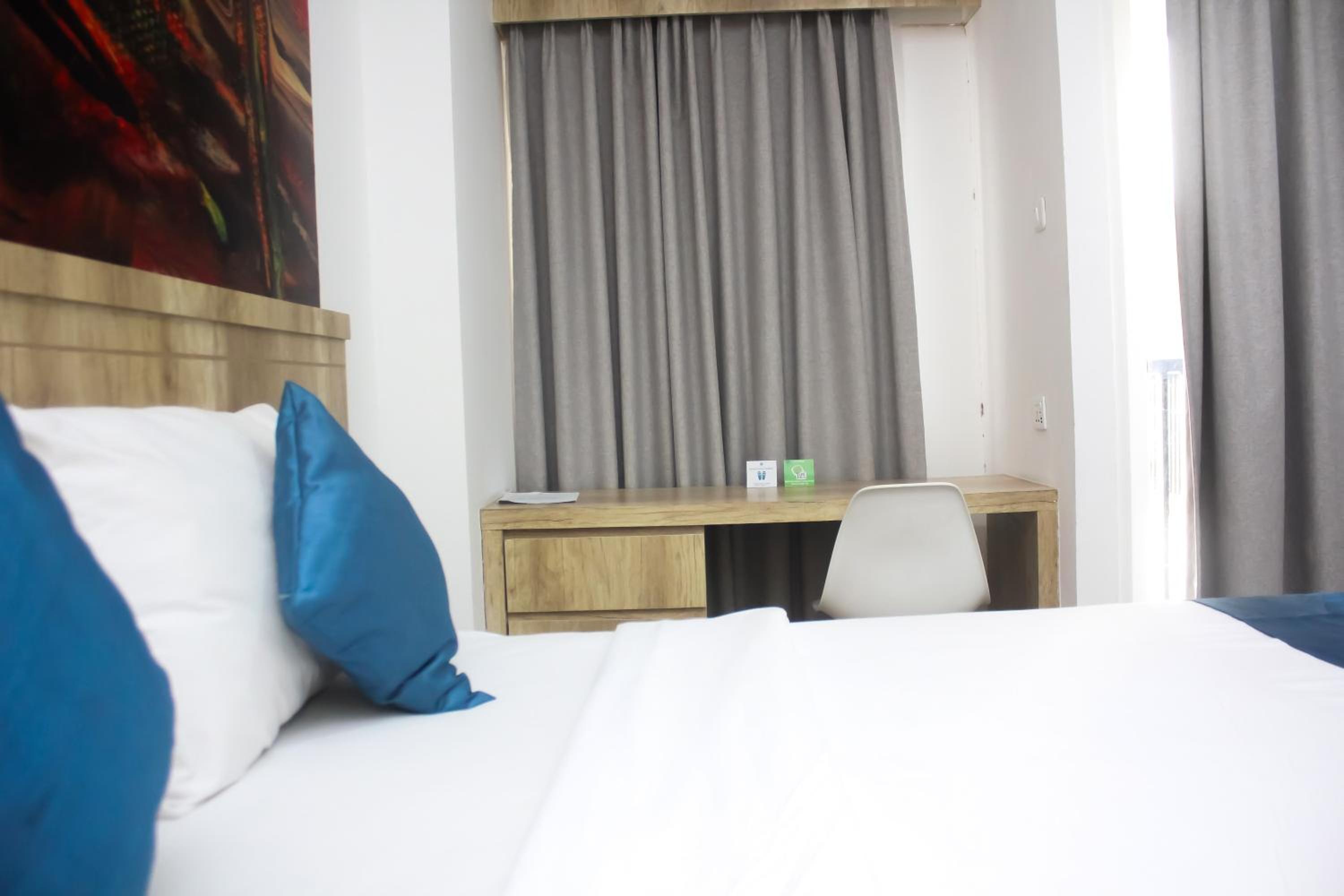 Standard Double Room - Photo 8