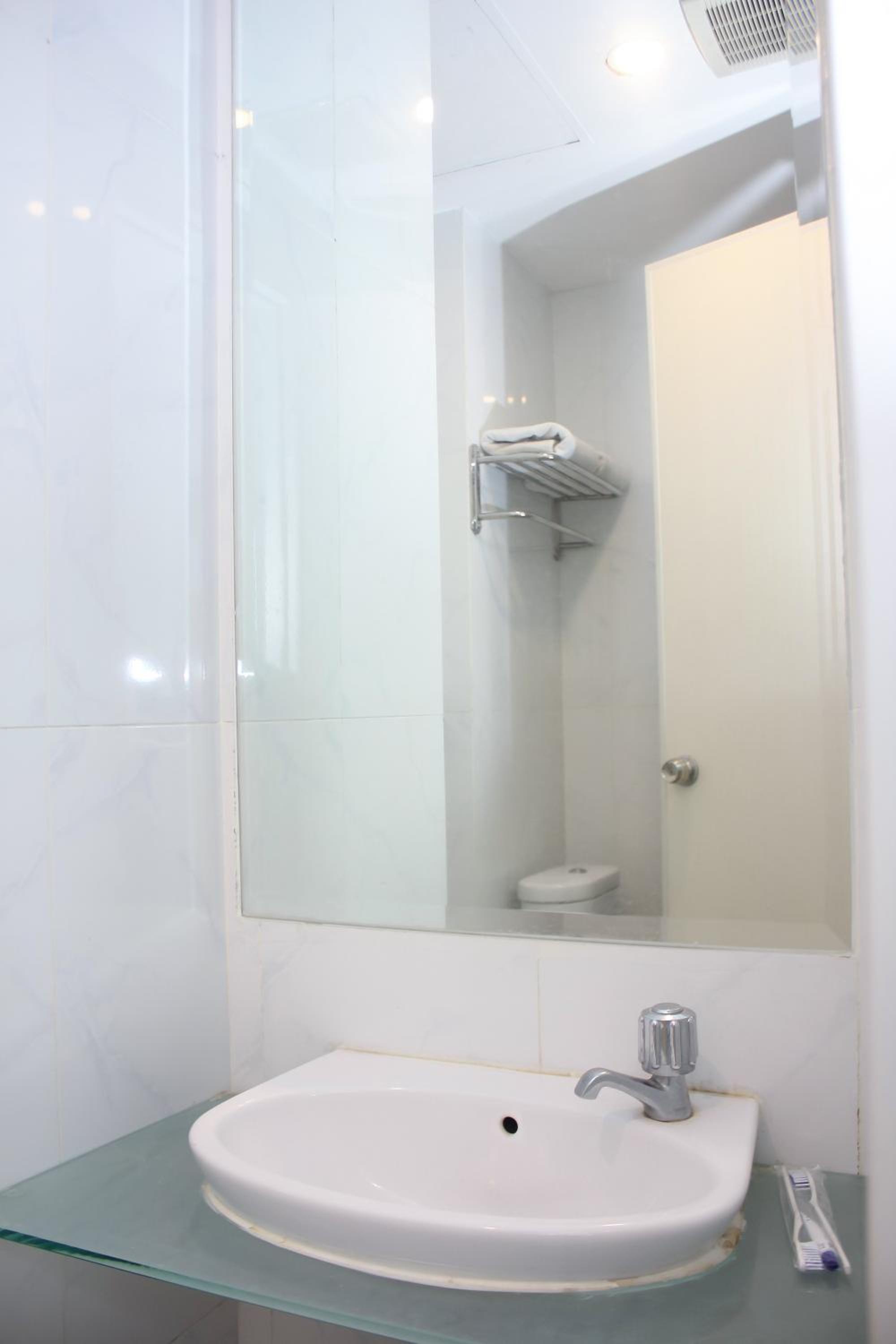Standard Double Room - Photo 15