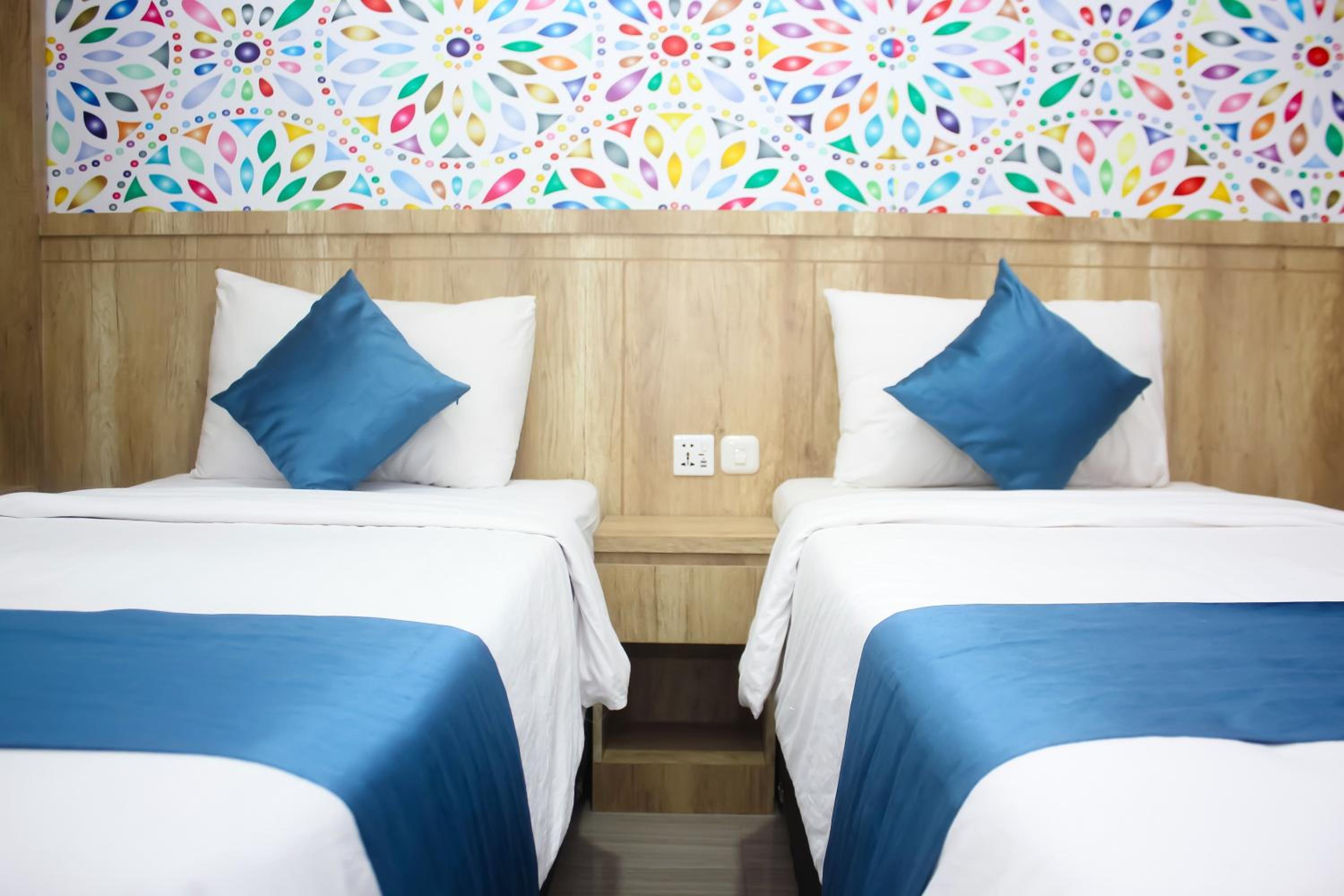 Standard Twin Room - Photo 10