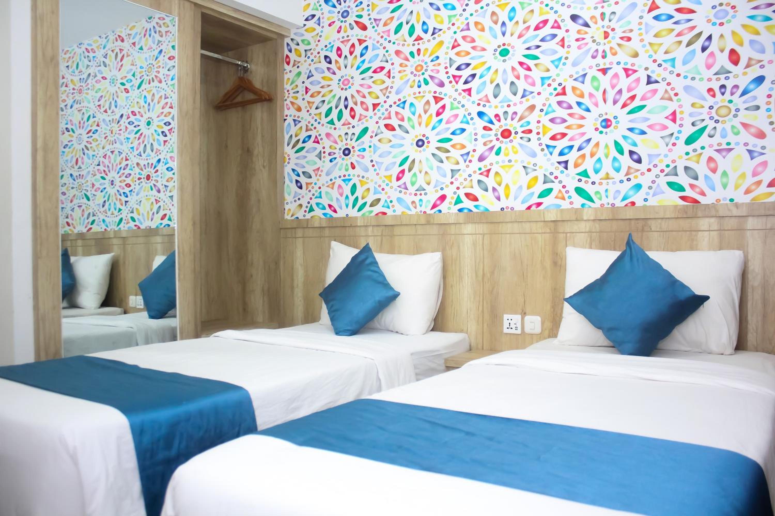 Standard Twin Room - Photo 11