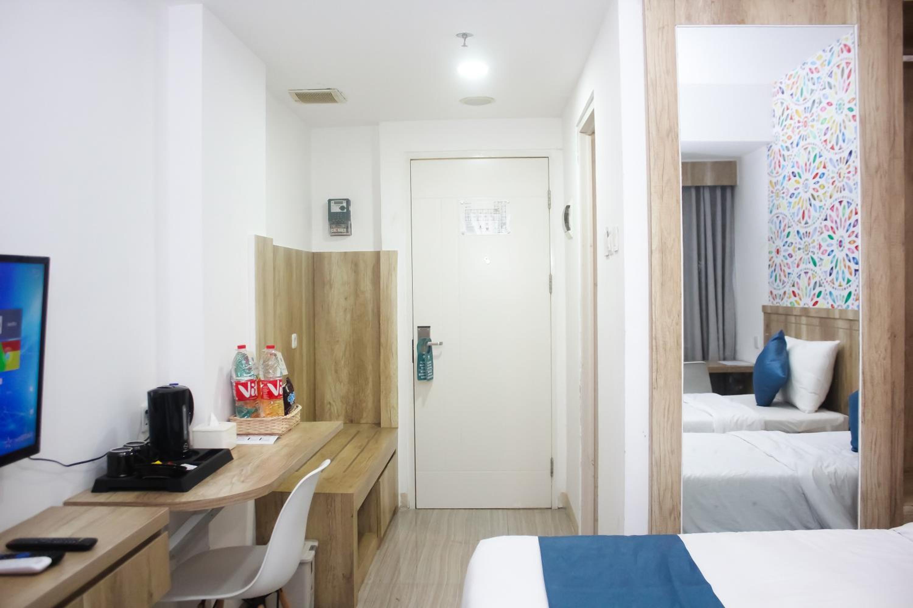 Standard Twin Room - Photo 2
