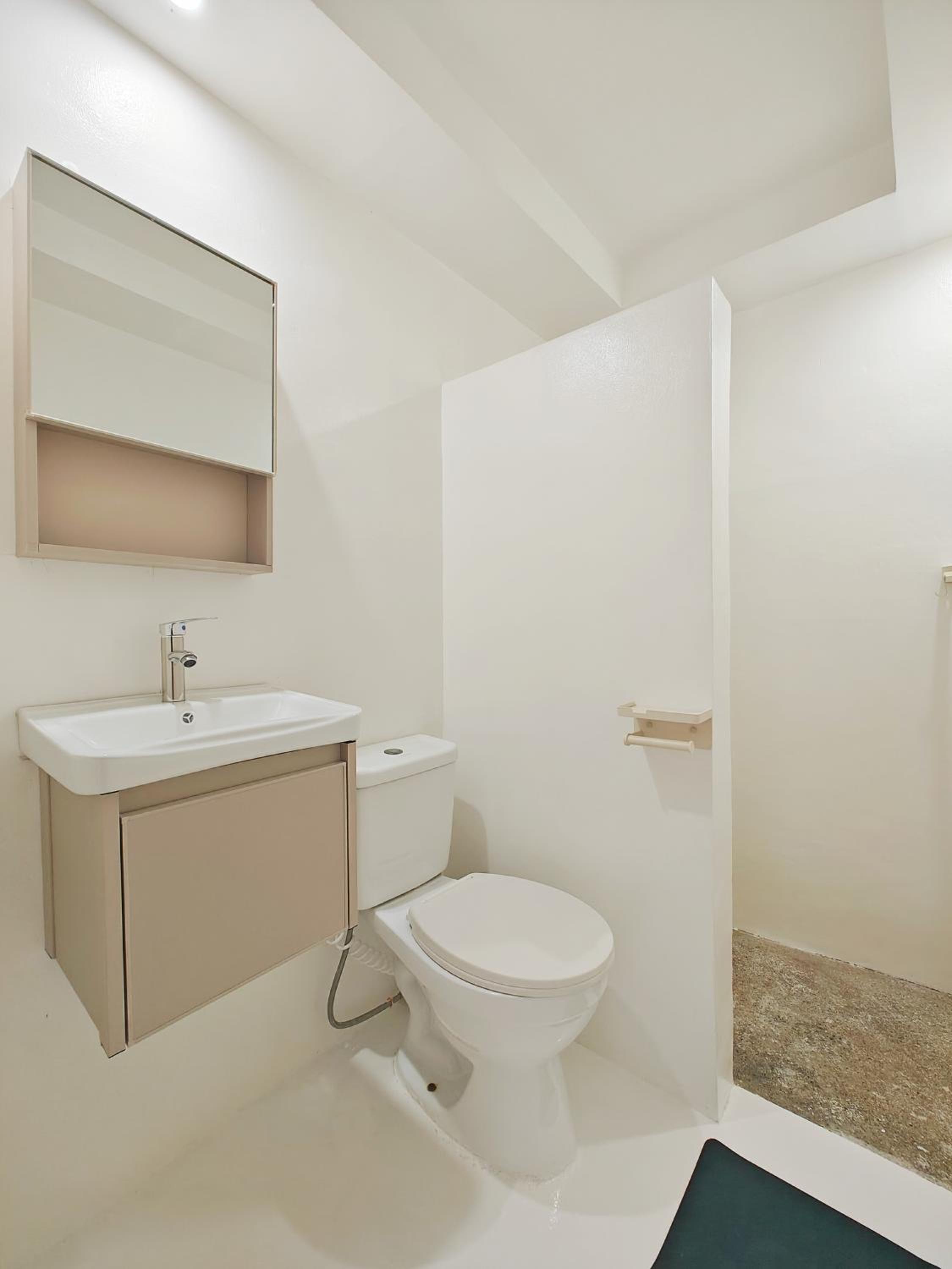 One-Bedroom Apartment photo 3