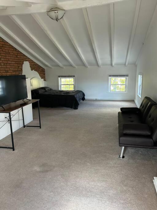 Two-Bedroom Apartment photo 3