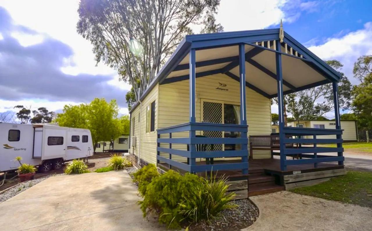 Standard Family Room photo 3
