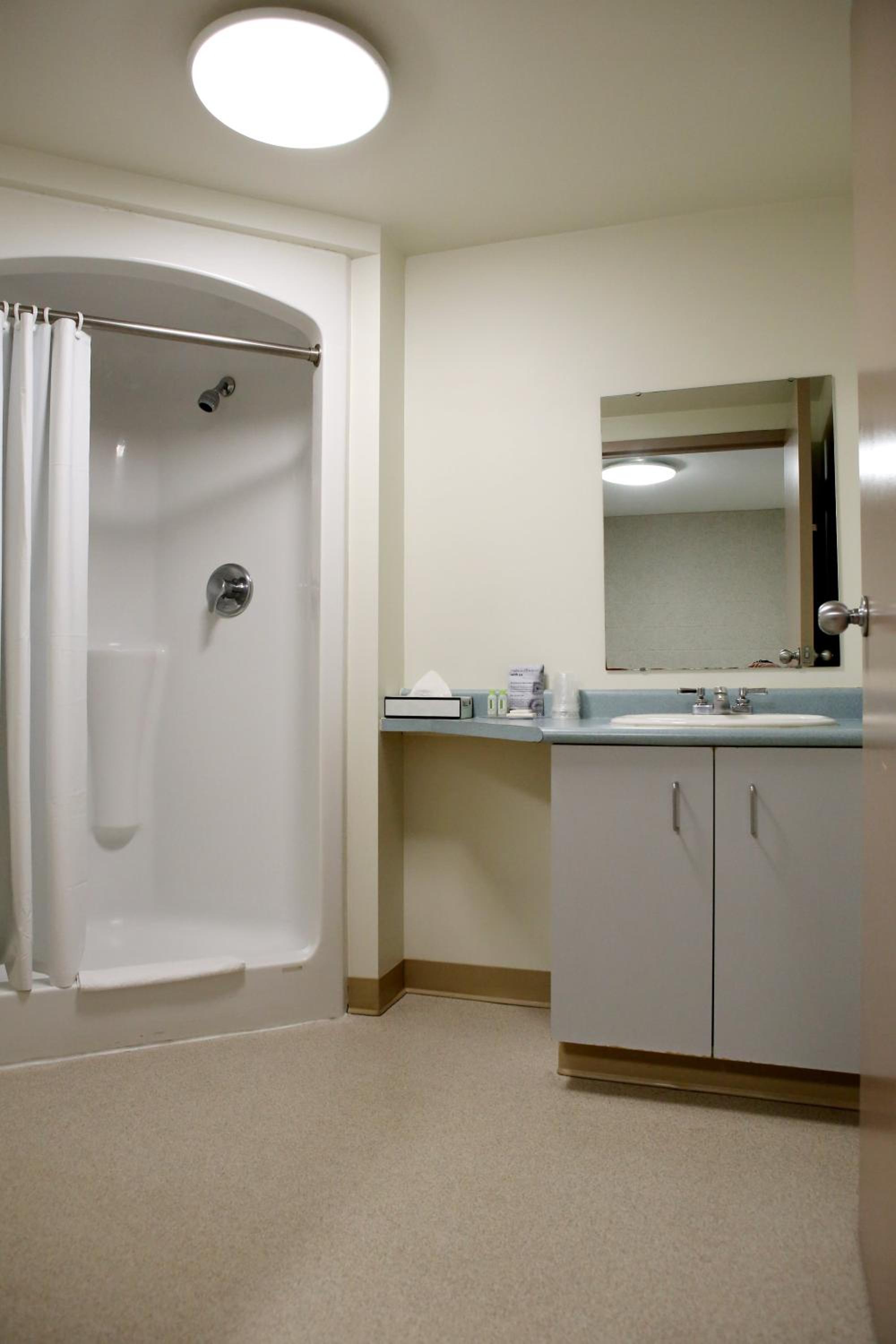 Two-Bedroom Suite - Photo 2
