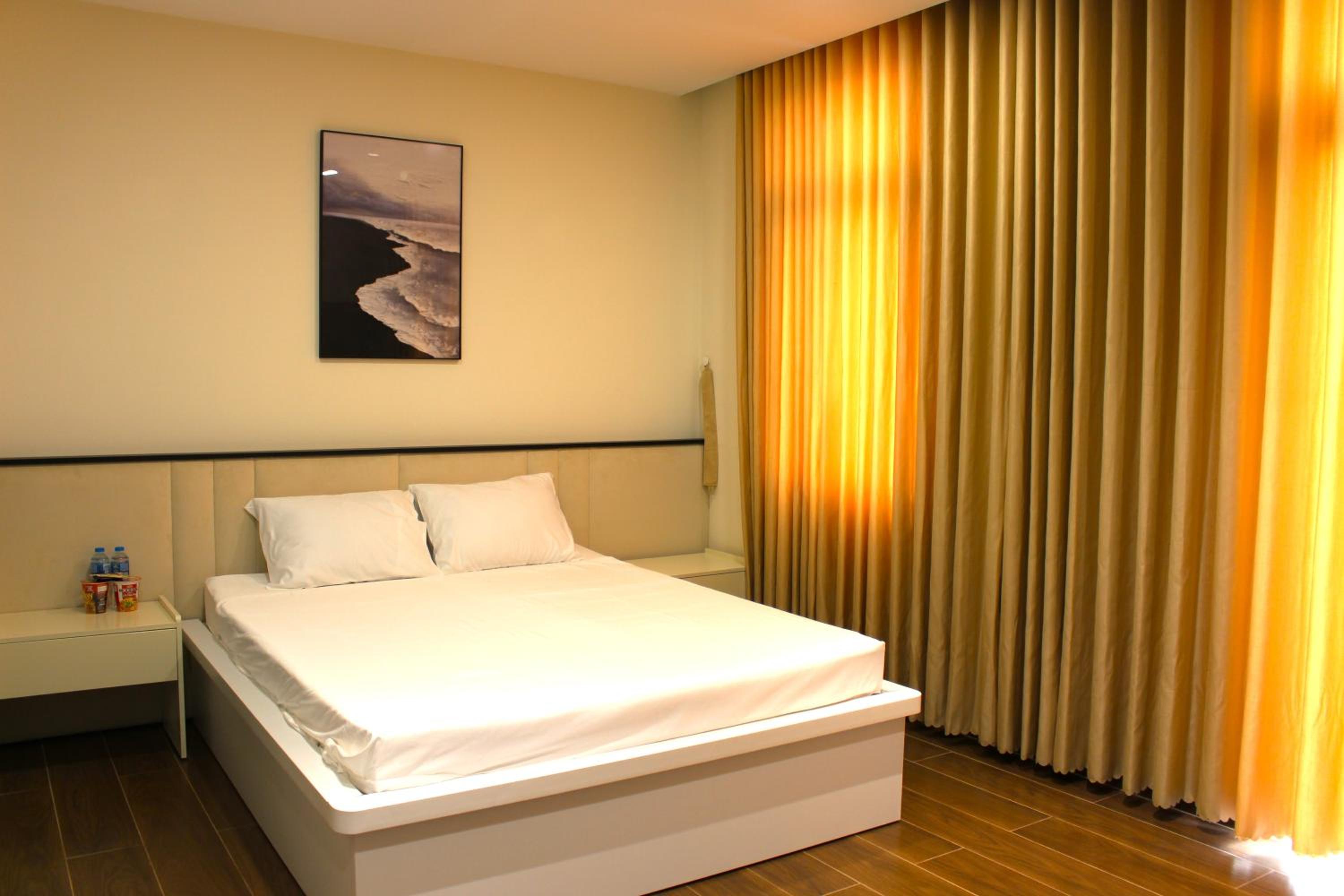 Deluxe Double Room with Balcony photo 2
