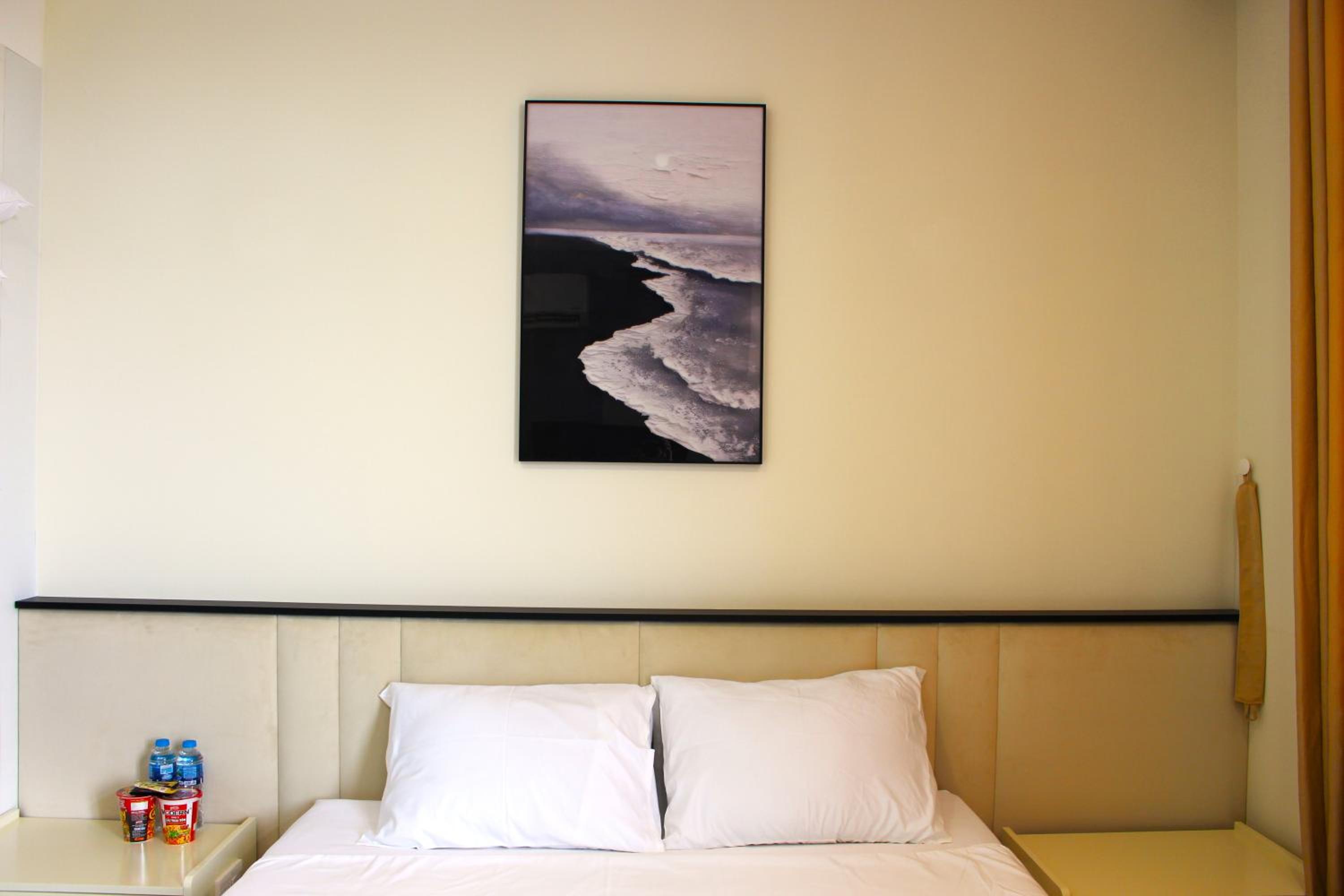 Deluxe Double Room with Balcony photo 3