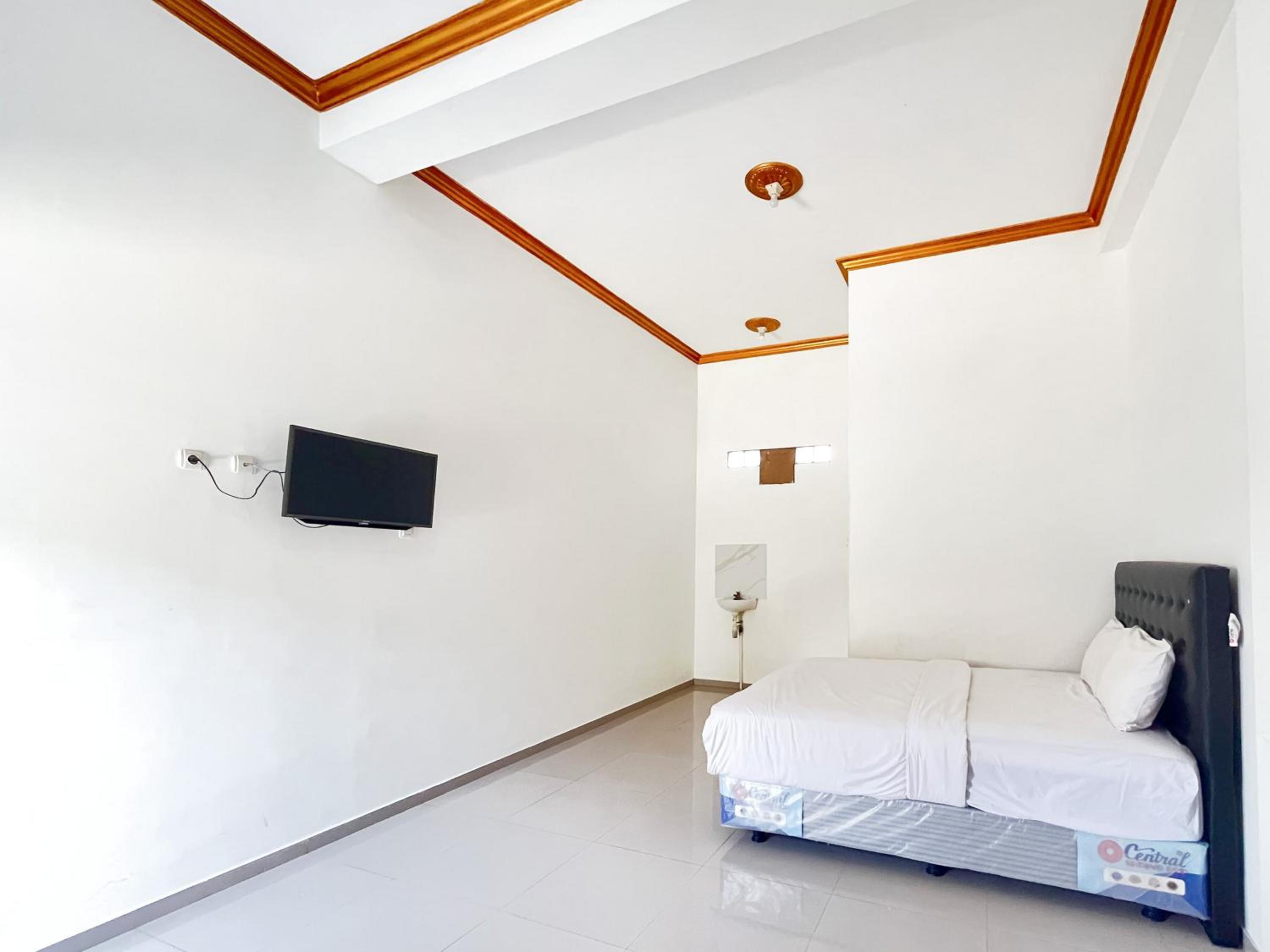 Standard Double Room - Photo 6
