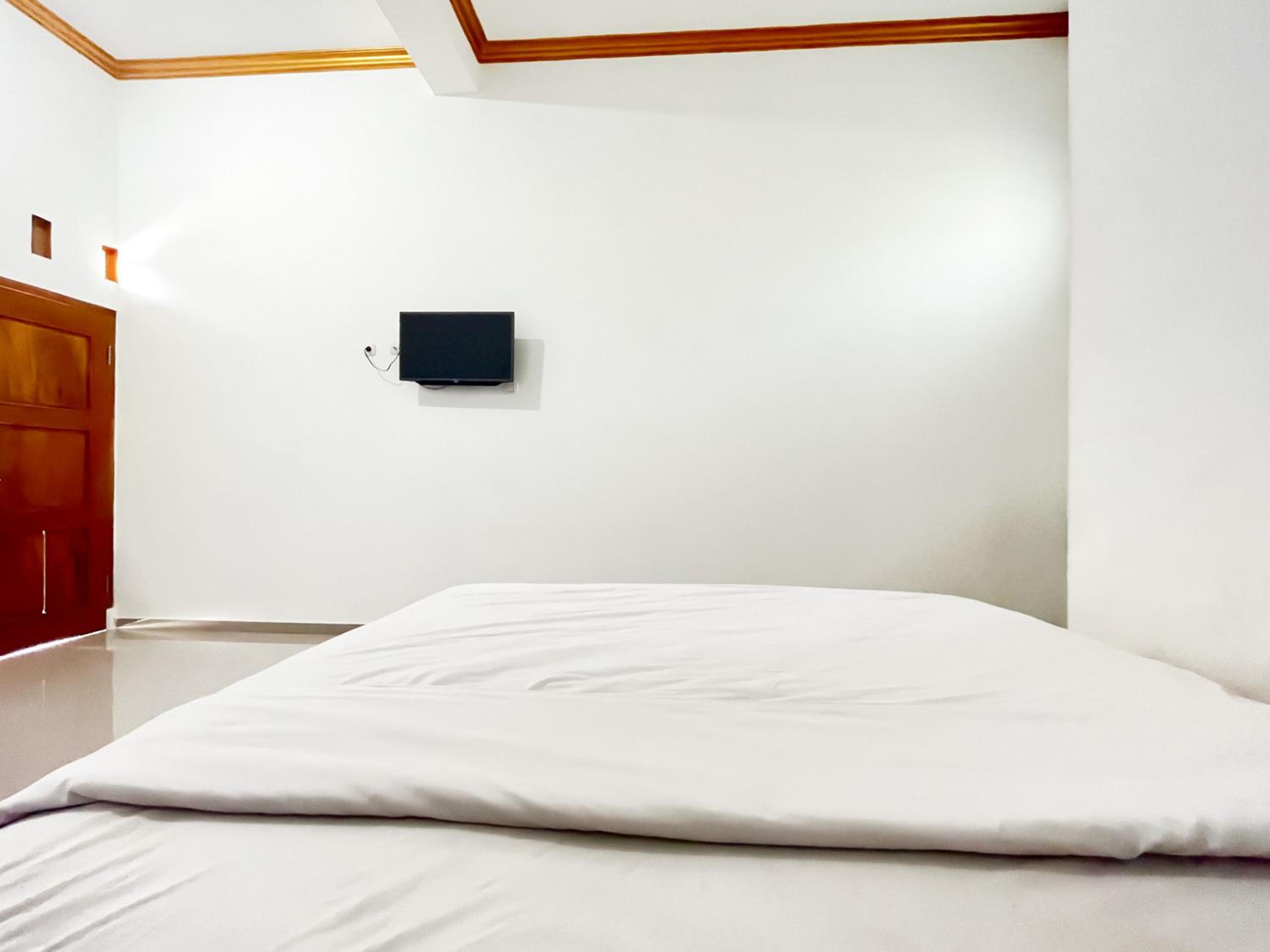 Standard Double Room - Photo 8
