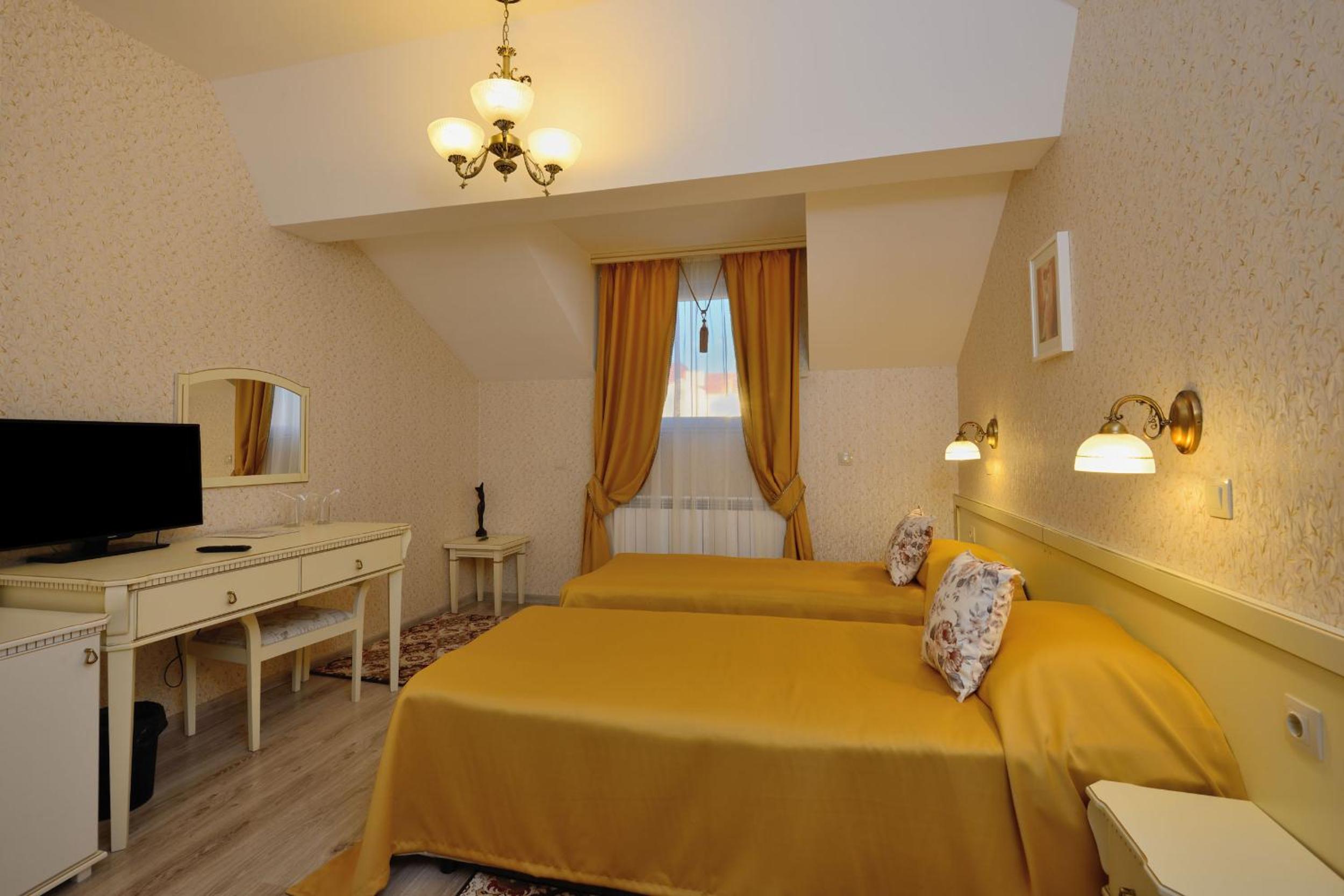 Double Room - Photo 2