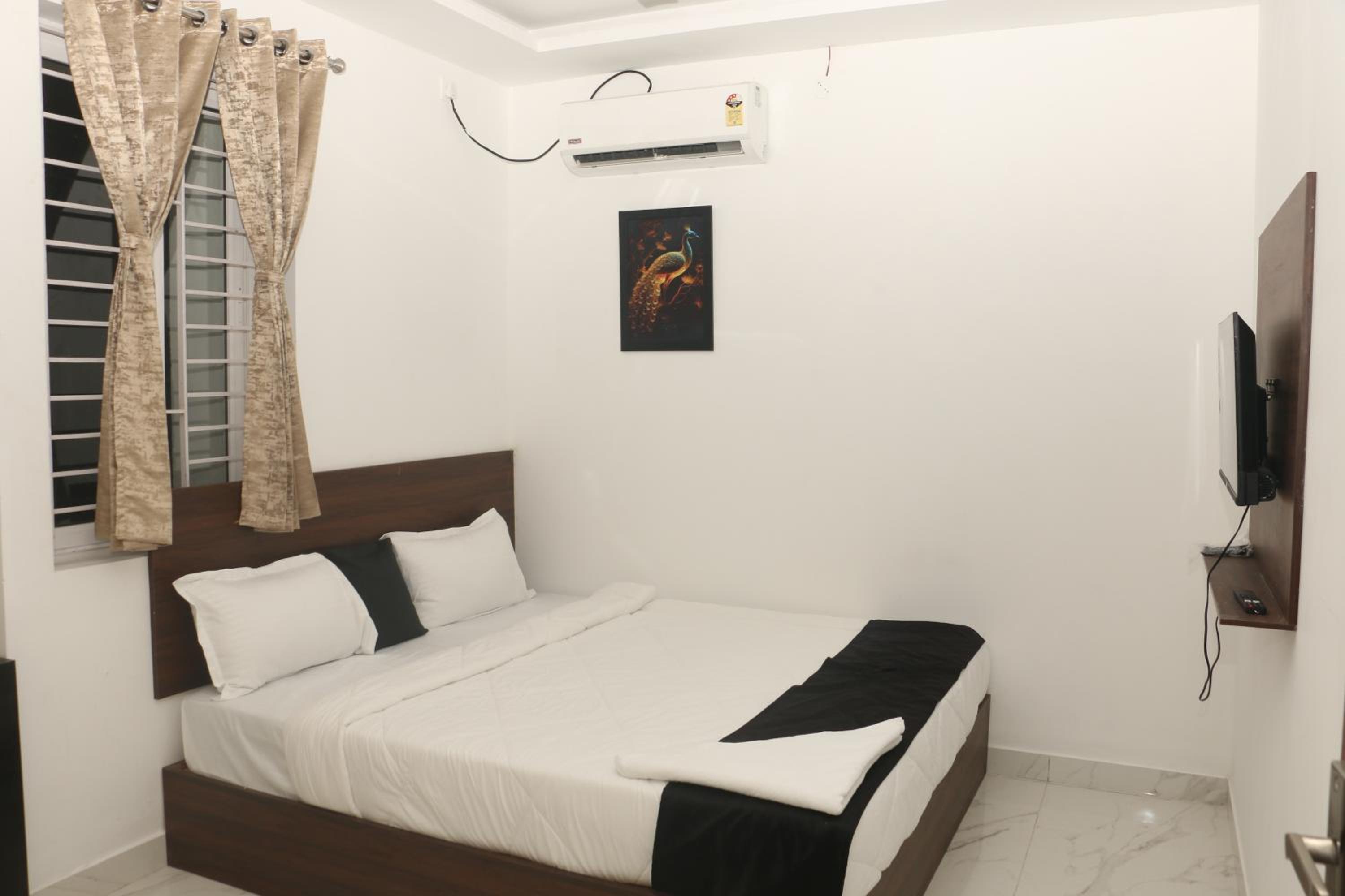 Apartment photo 2