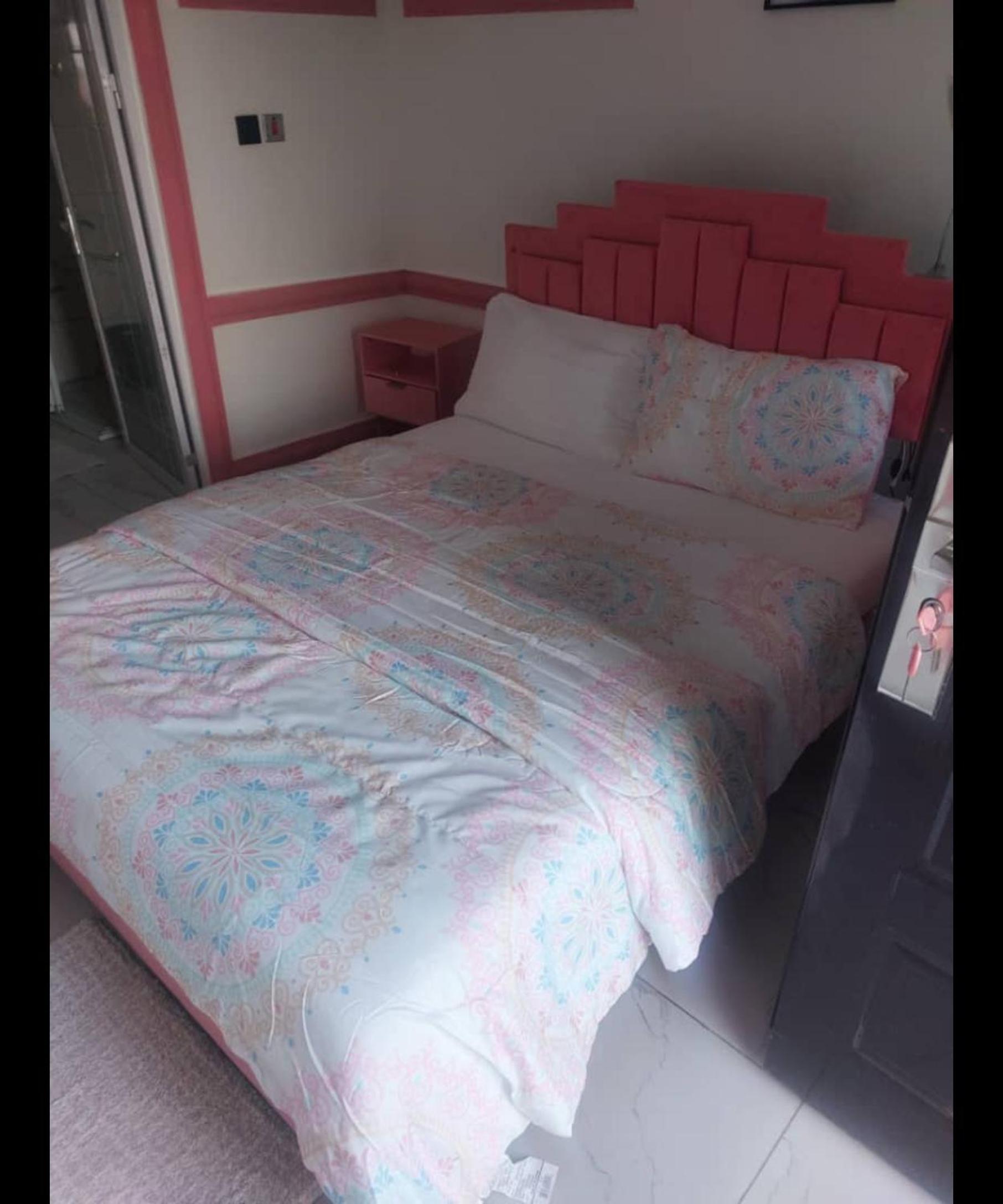 Double Room With Pool View photo 3