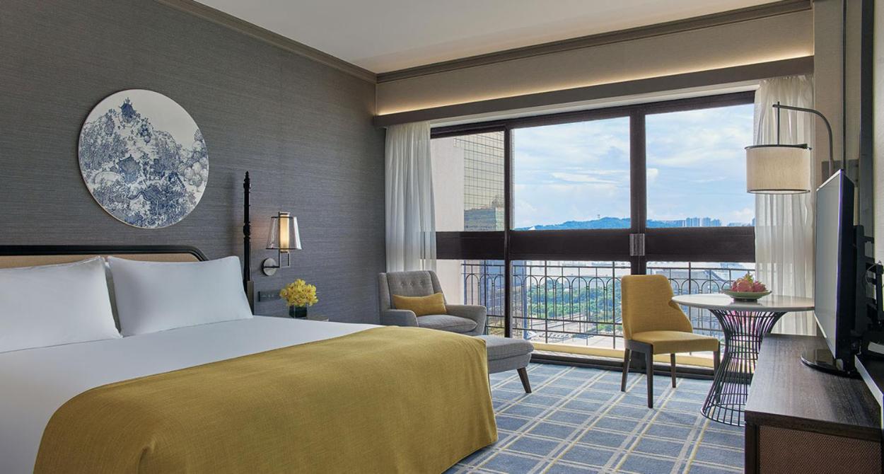 One-Bedroom Suite - Photo 2