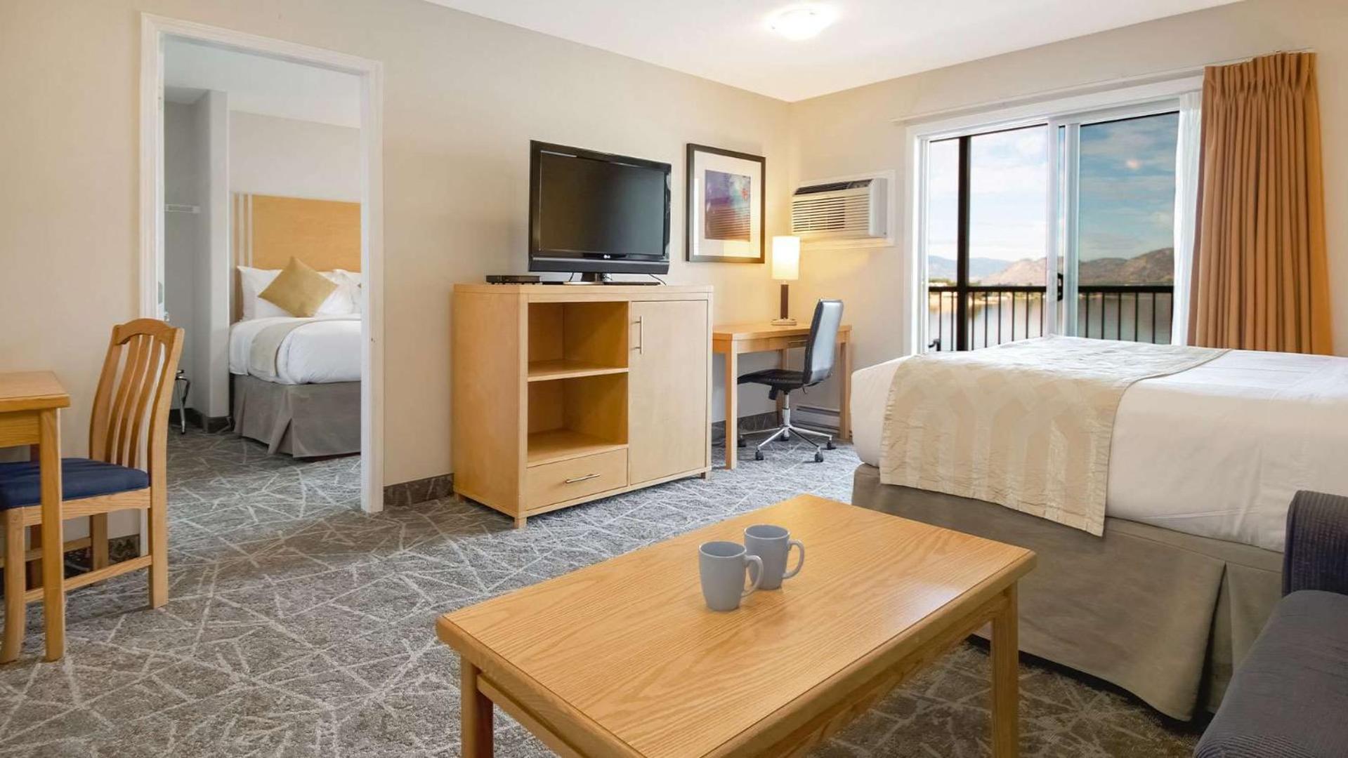 Coast Premium Two Queens Suite