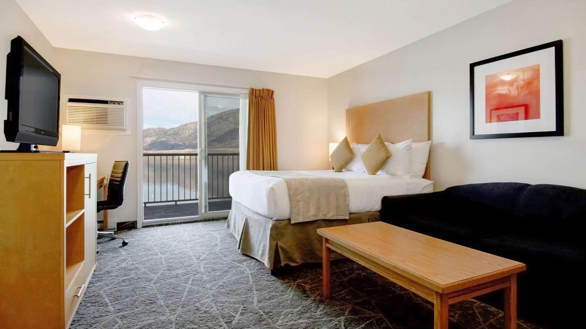 Coast Premium Two Queens Suite photo 2