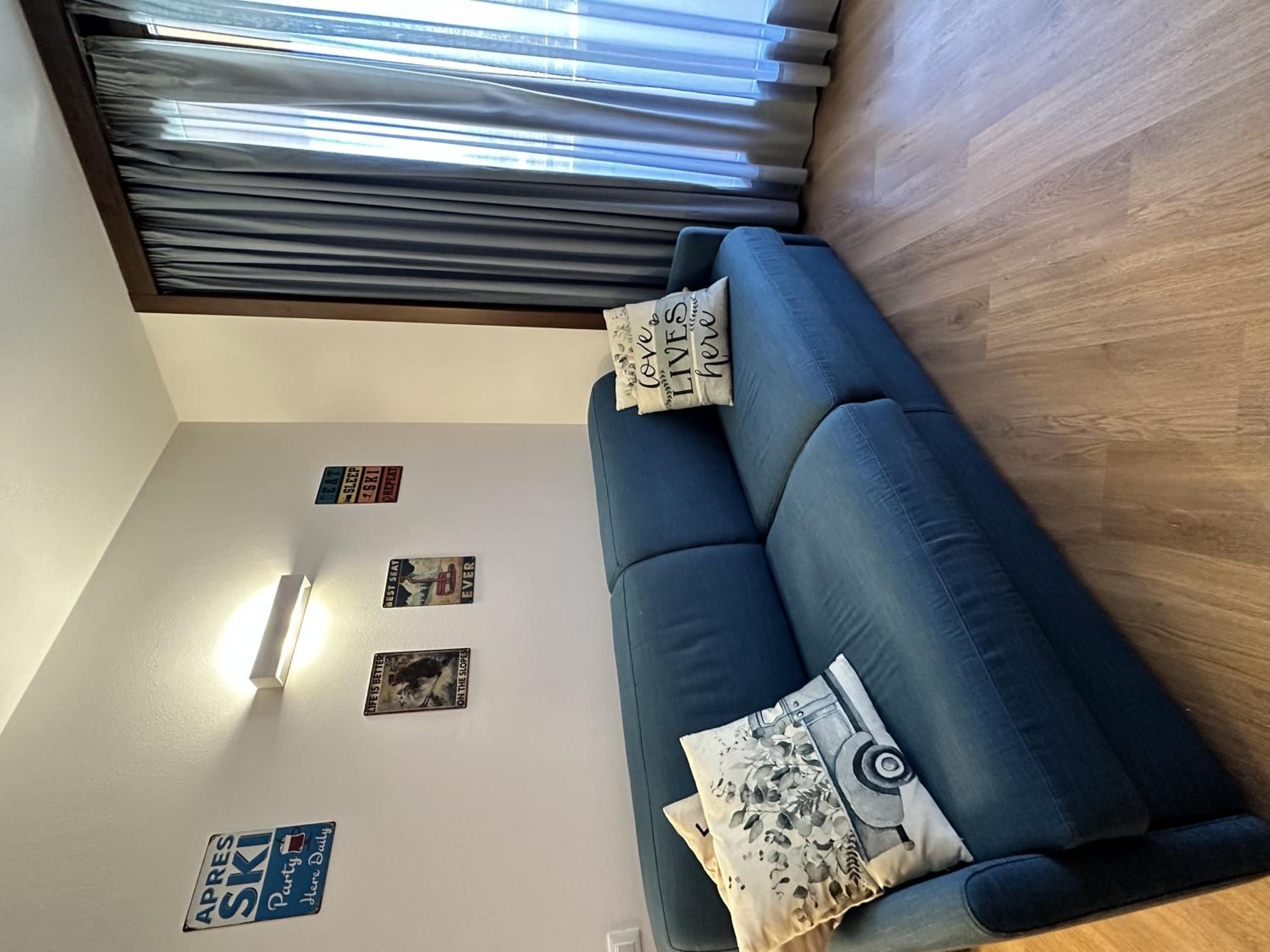 One-Bedroom Apartment photo 2