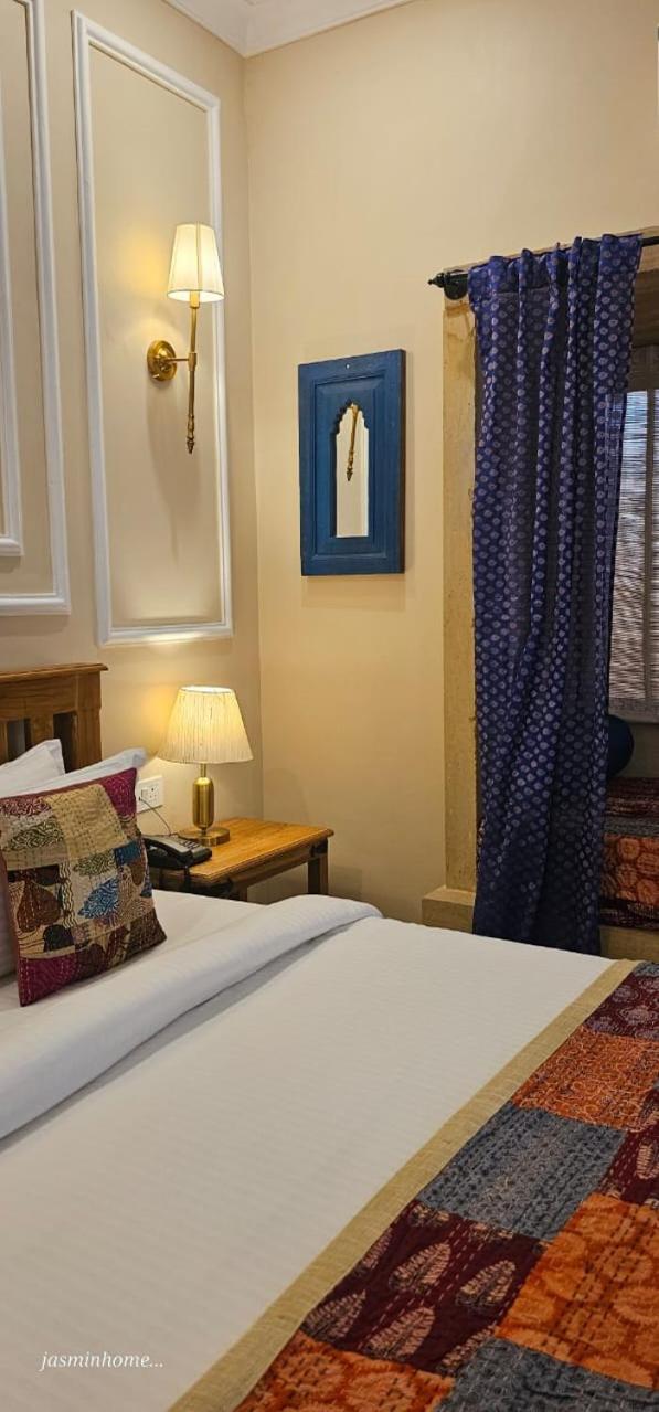 Deluxe Double or Twin Room photo 2