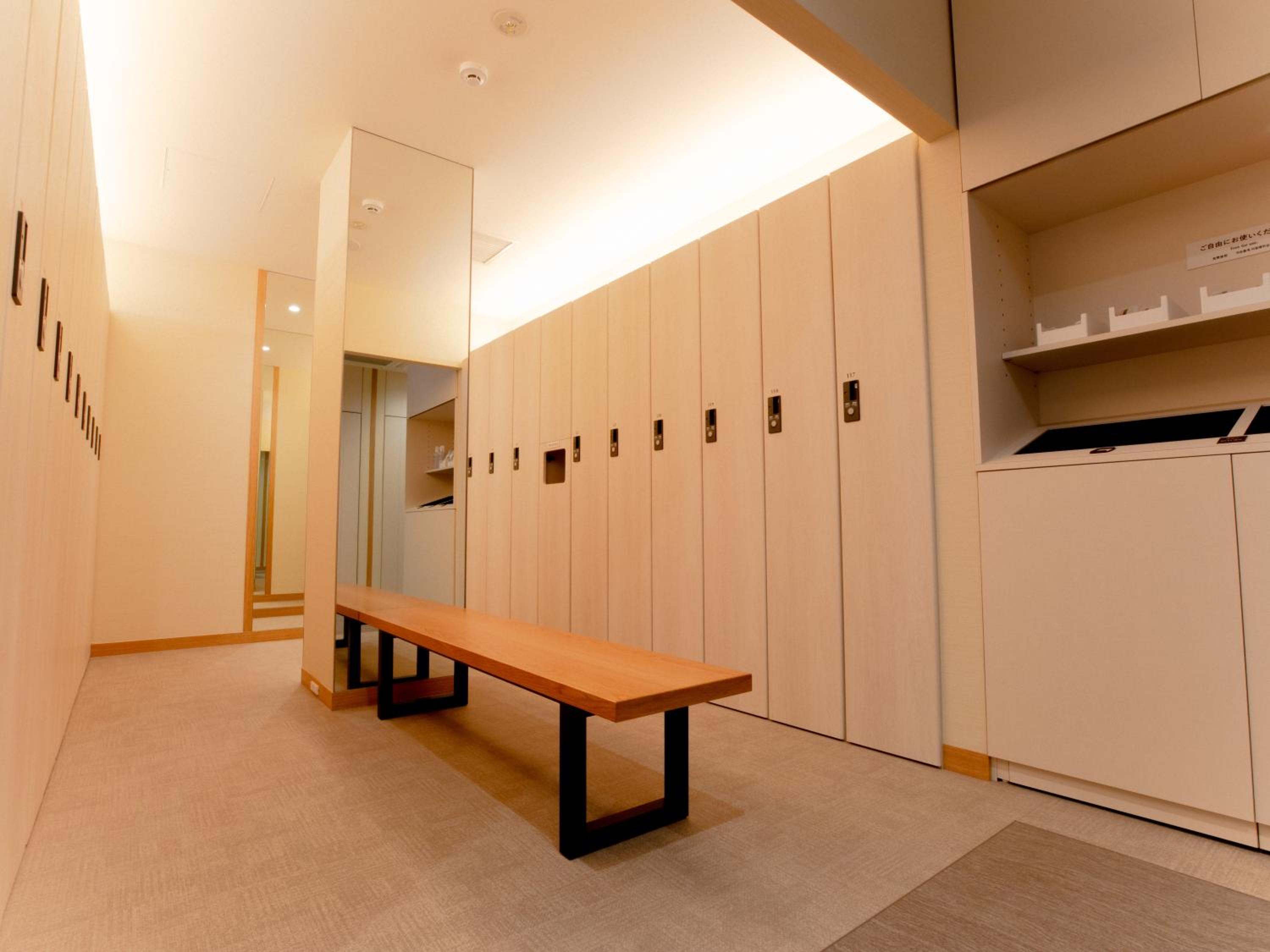 Adjacent Standard Capsule Room In Mixed Dormitory photo 3