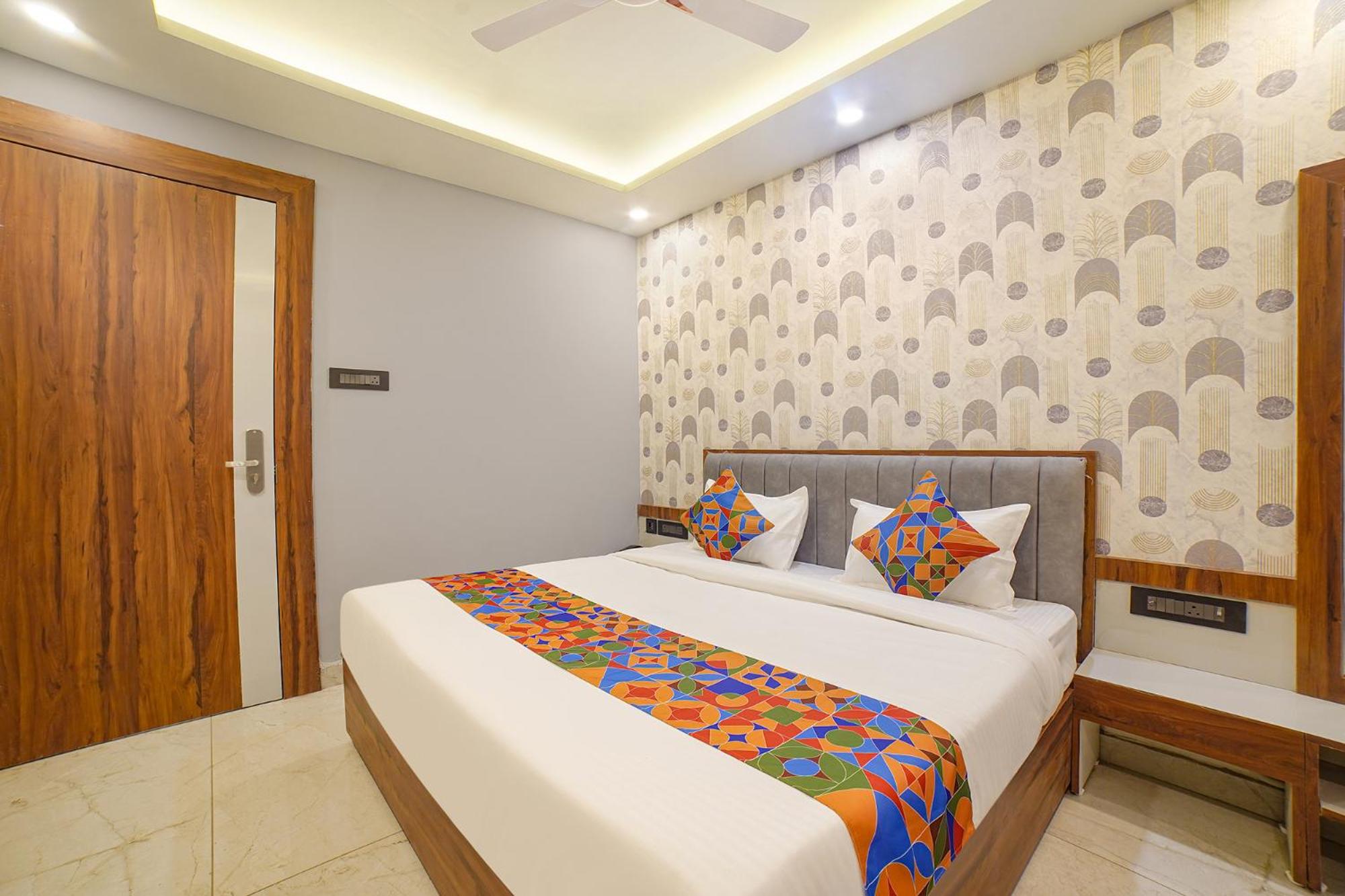 Deluxe Room - Photo 3