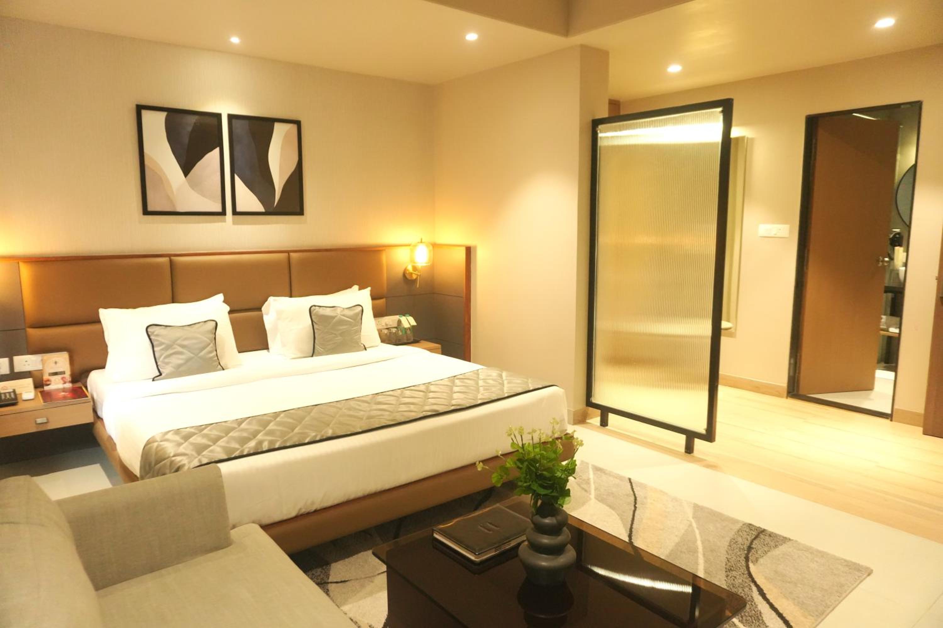 Superior King Suite