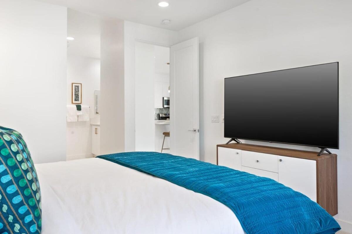 Two-Bedroom House photo 3
