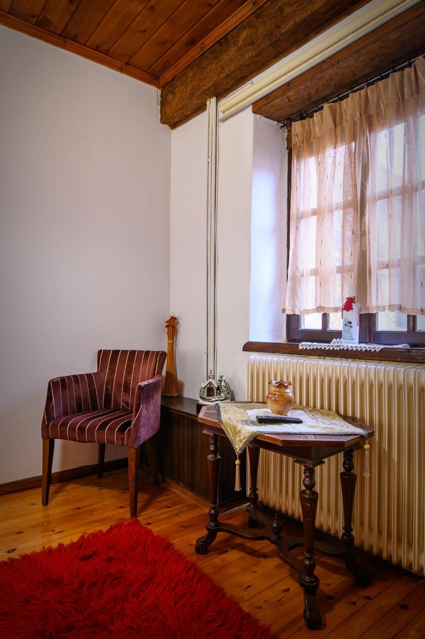 Double Room - Photo 10
