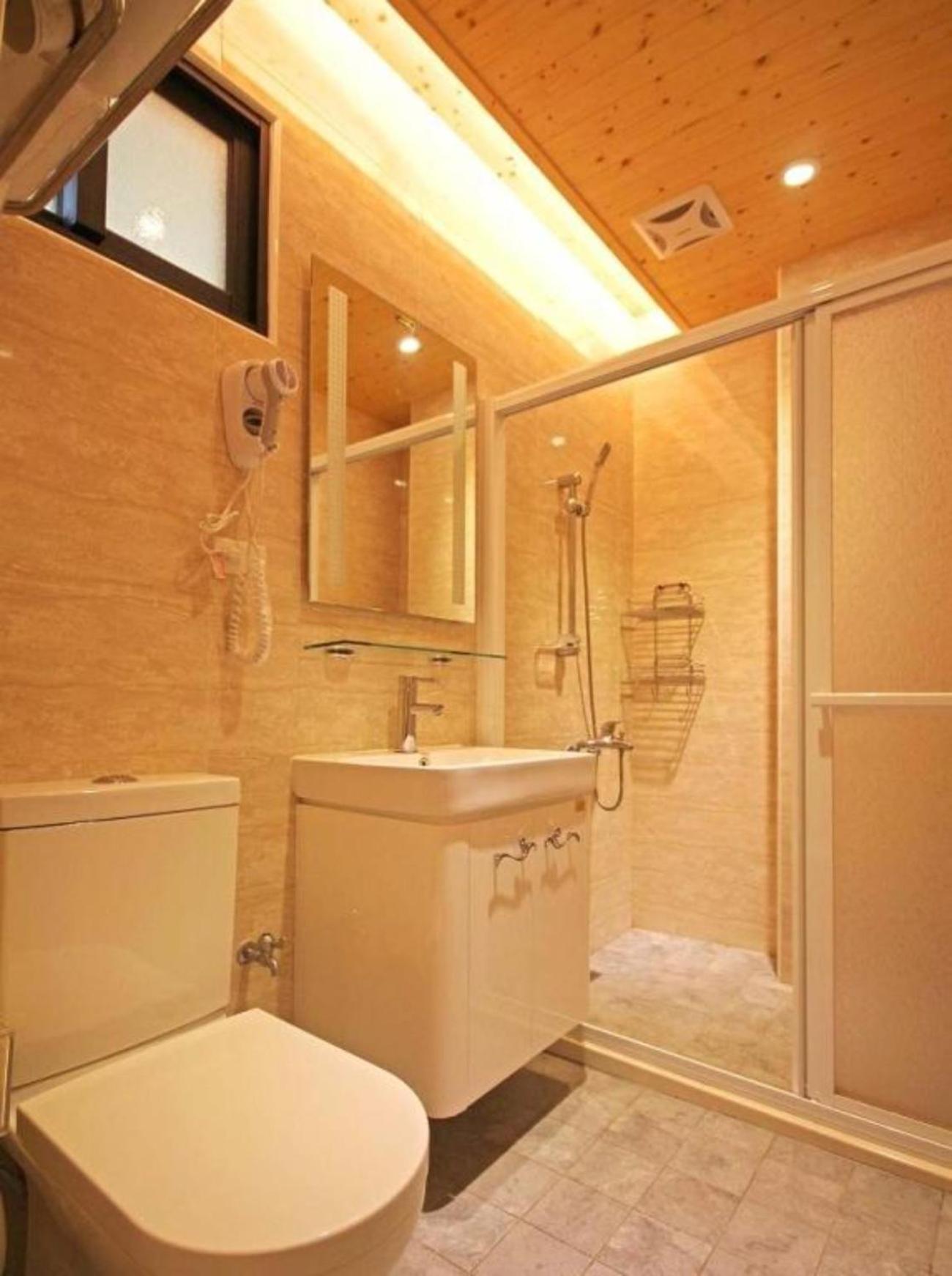Large Double Room photo 3