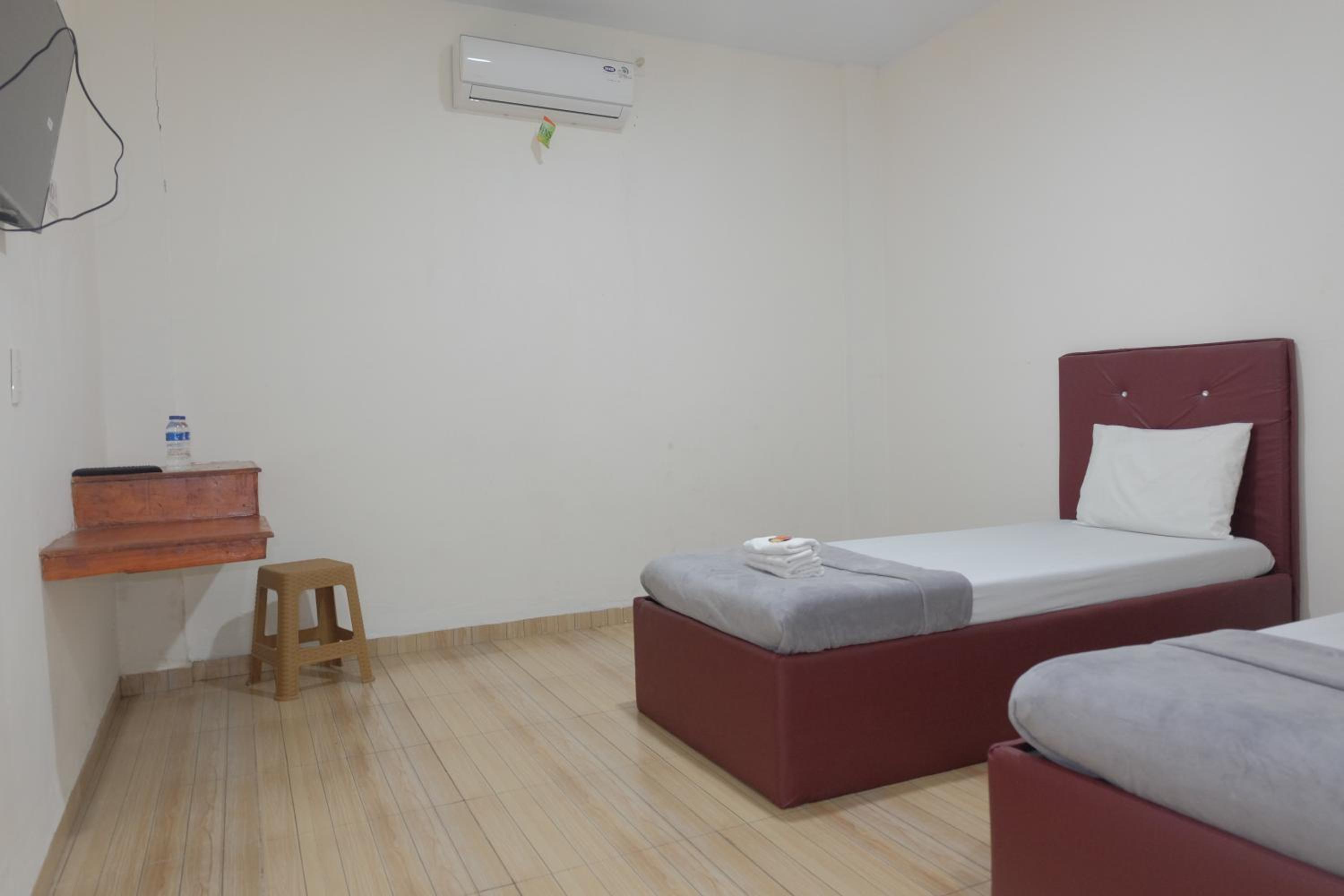 Deluxe Twin Room - Photo 8