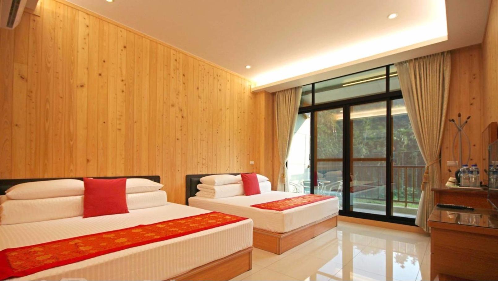 Quadruple Room with Balcony photo 2
