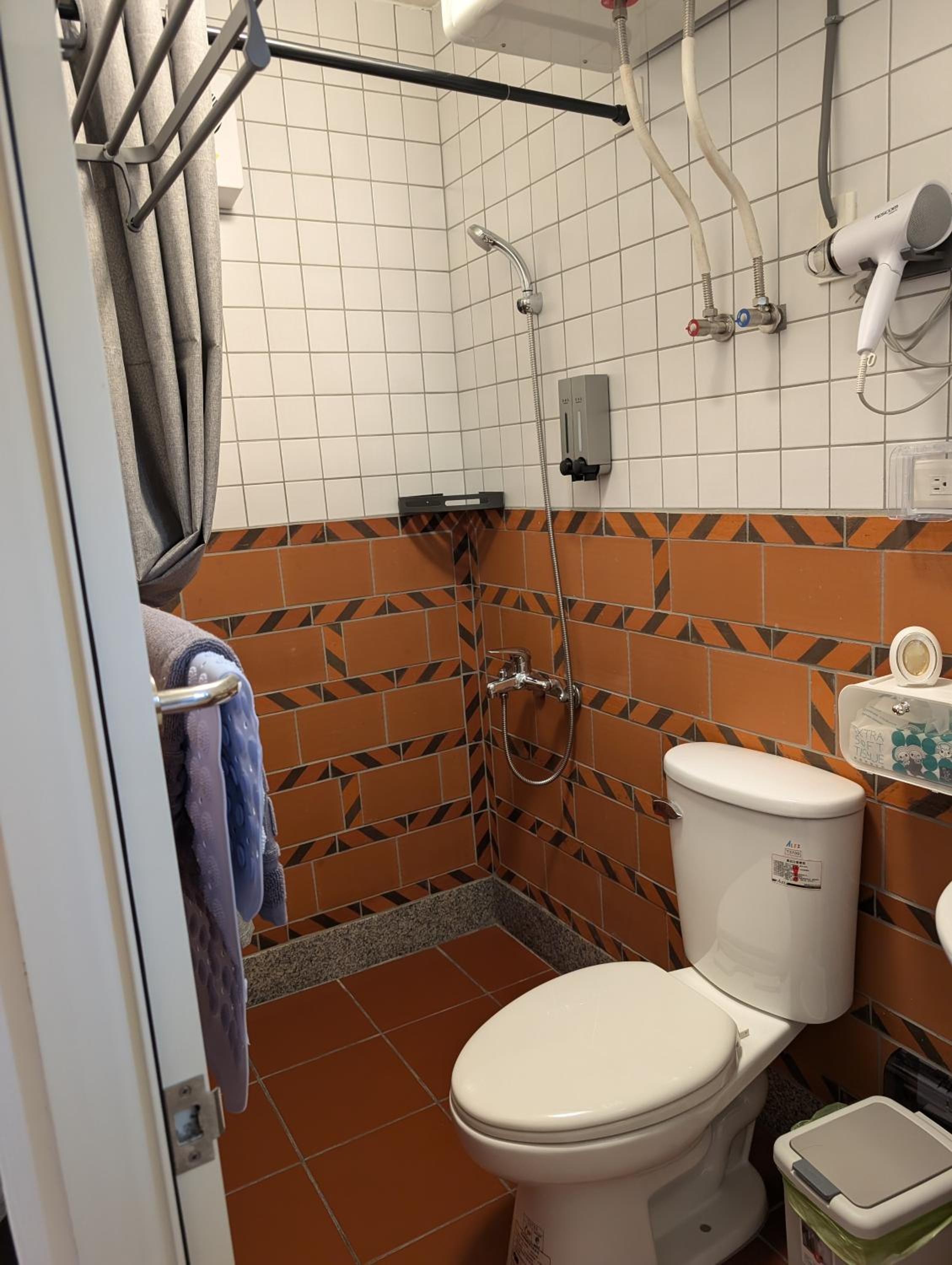 Small Double Room - Photo 6