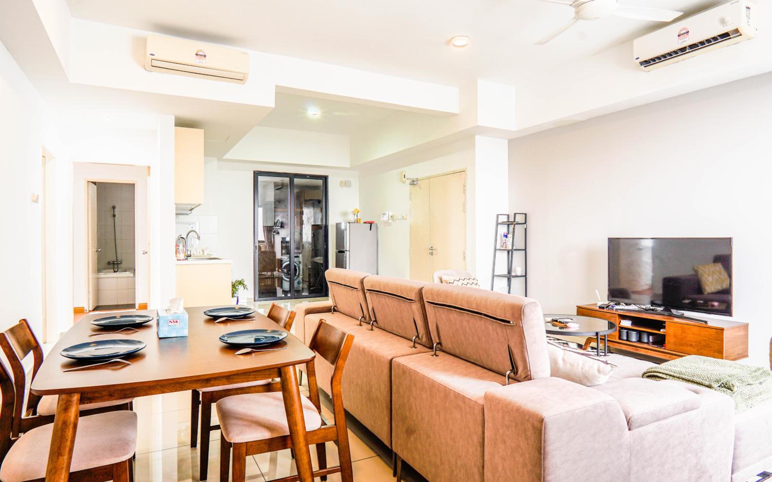 Two-Bedroom Apartment - Photo 2