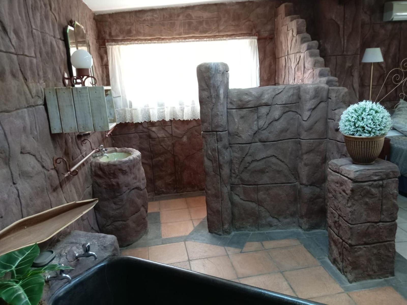 Queen Room with Garden View photo 2