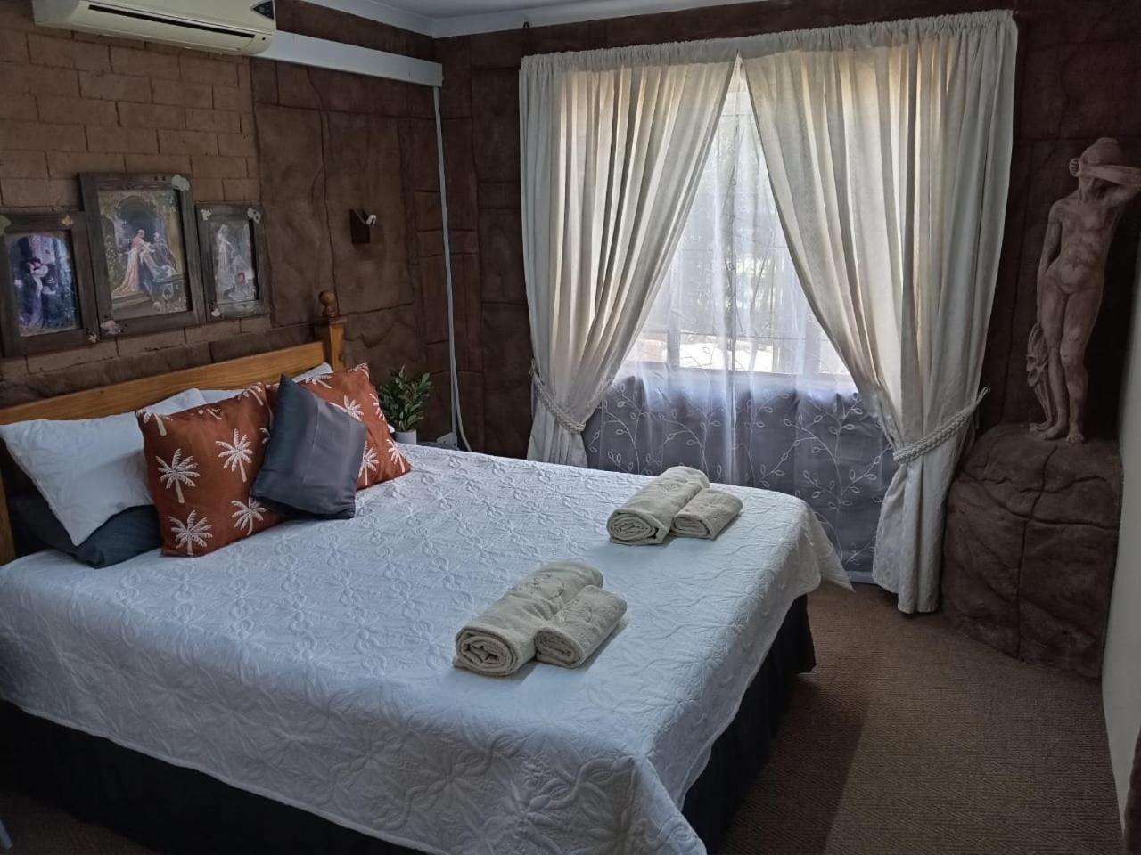 Deluxe Double or Twin Room photo 1
