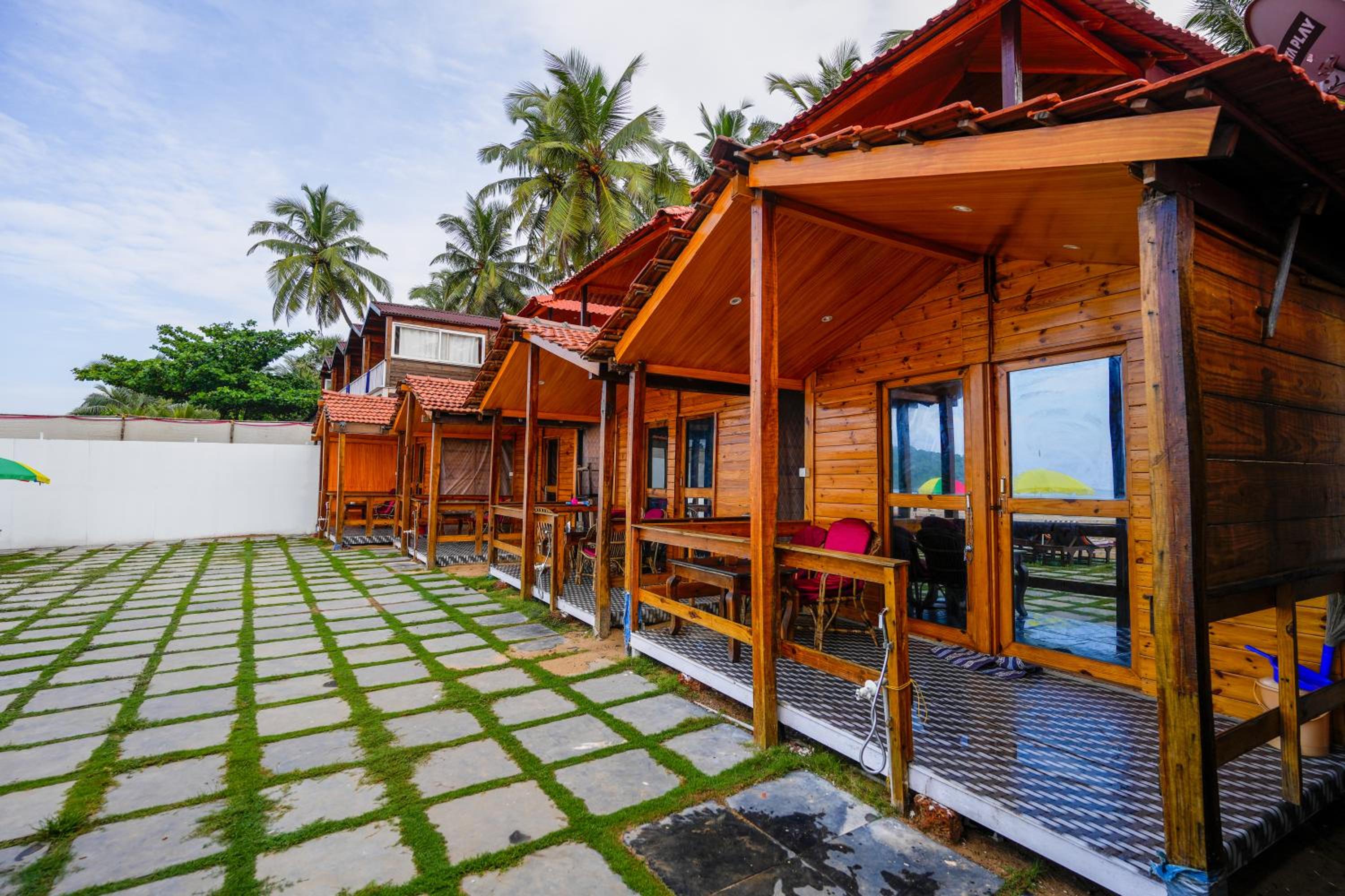 Deluxe Double Room with Balcony and Sea View photo 2