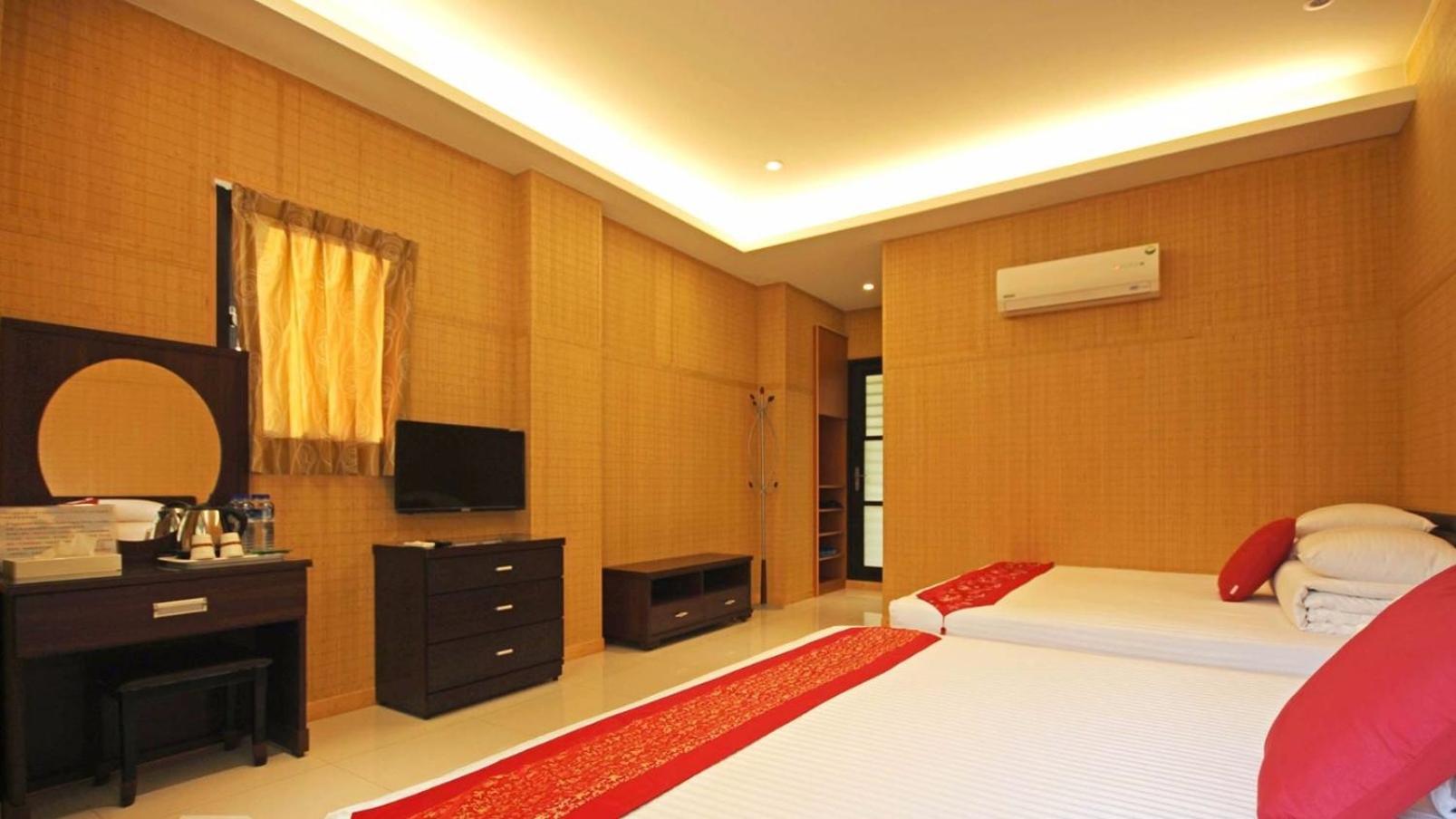 Quadruple Room with Balcony photo 3