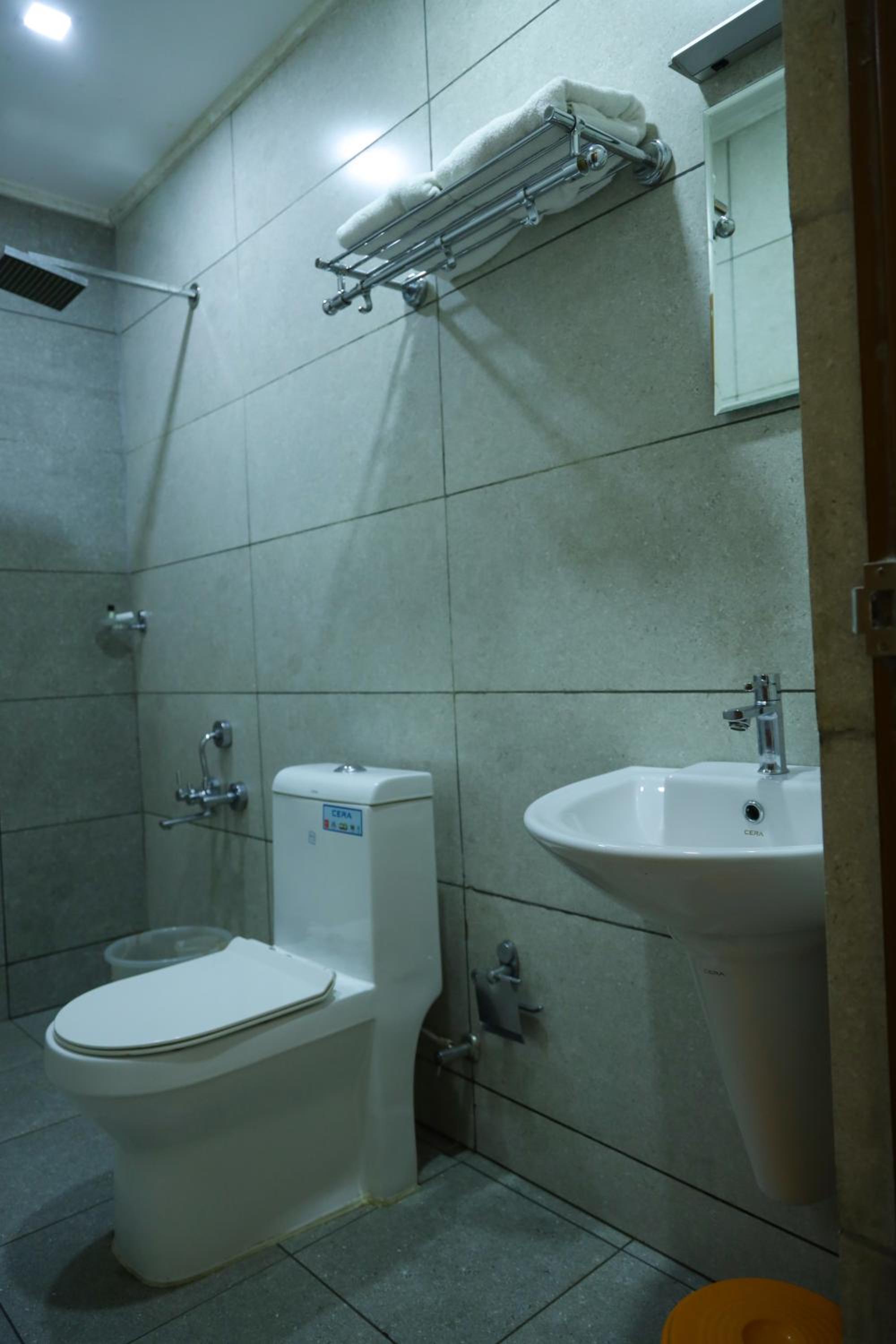 Quadruple Room - Photo 5