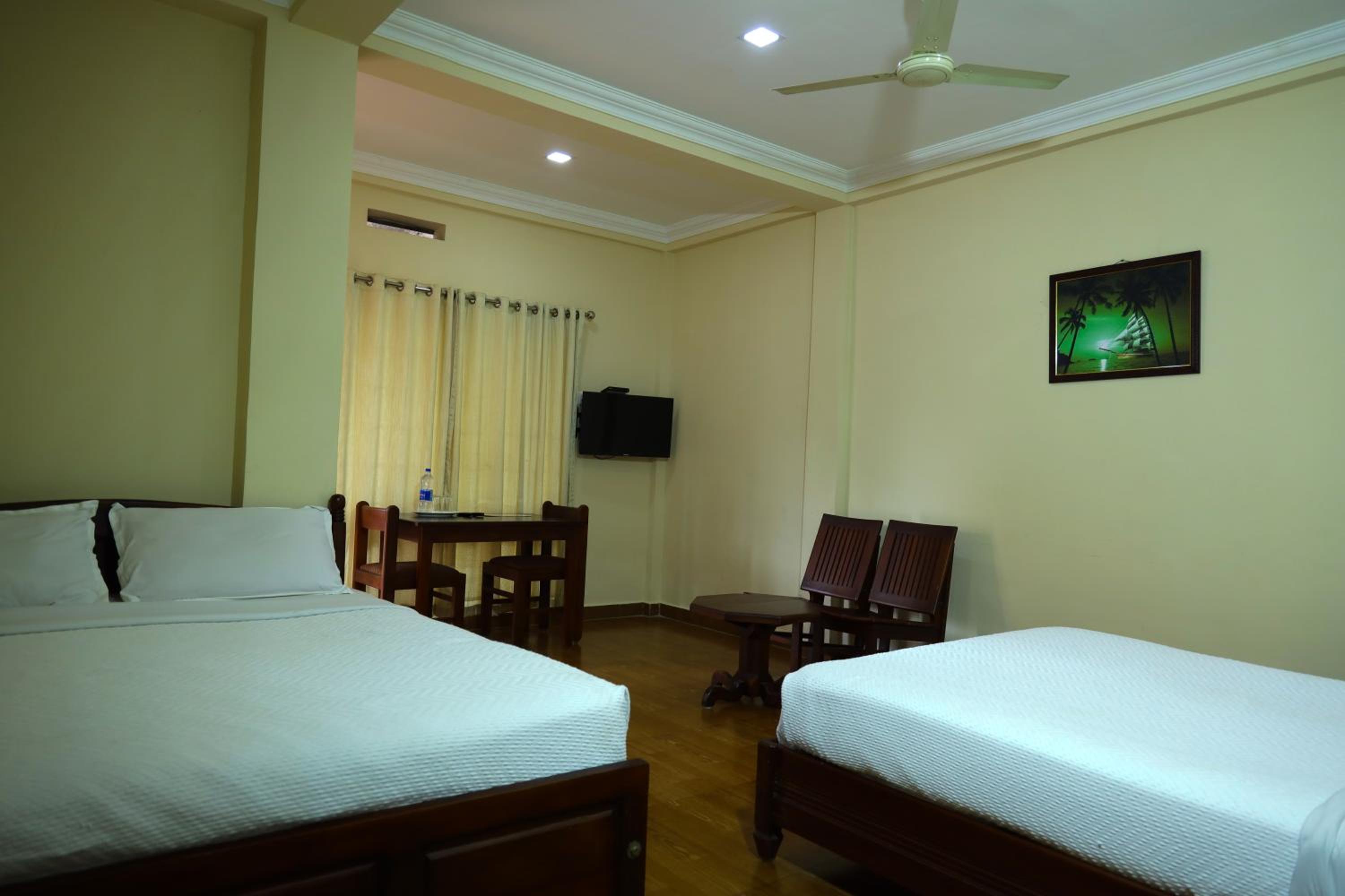Quadruple Room - Photo 1