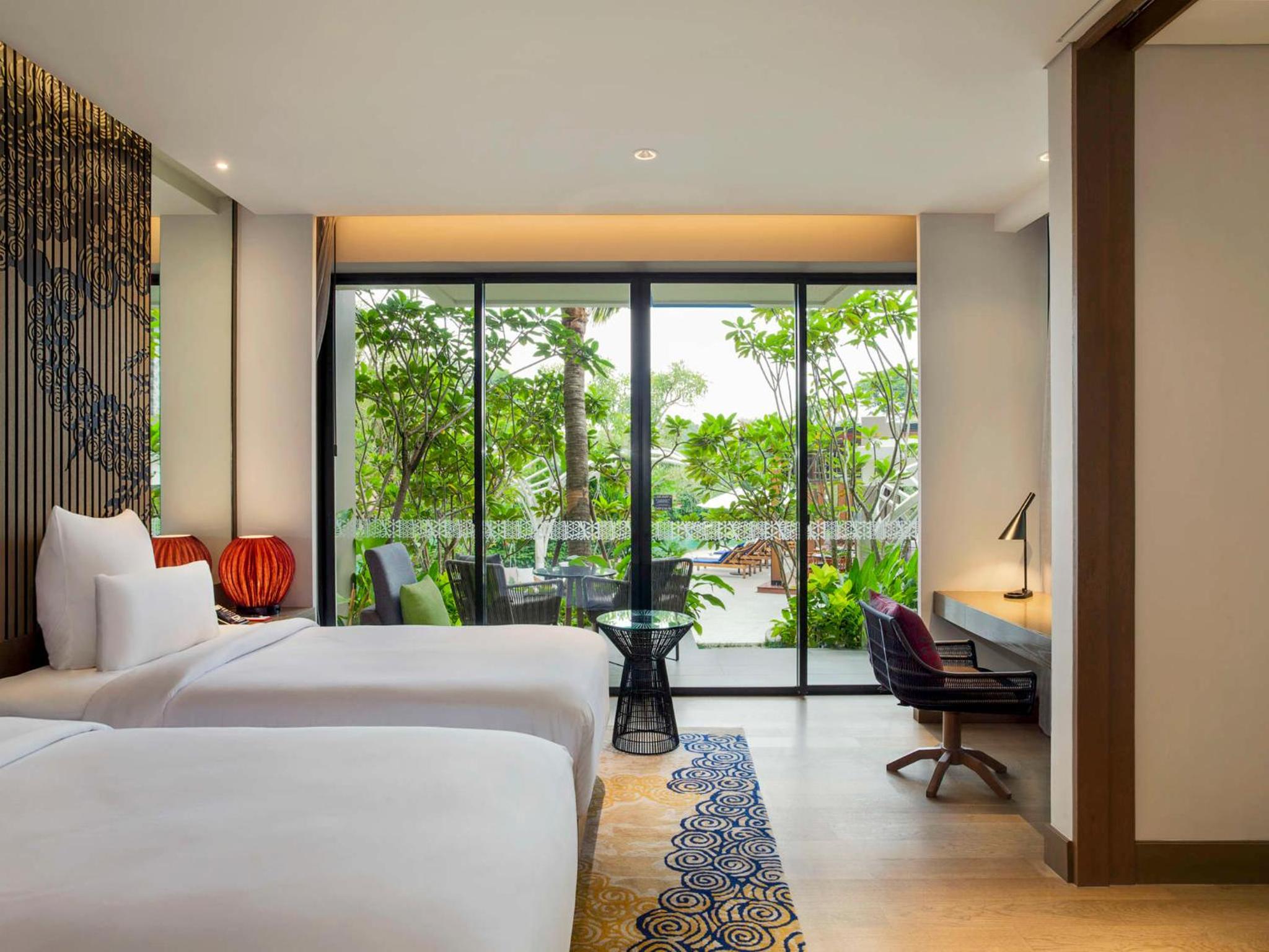 Deluxe Twin Room with Garden Access