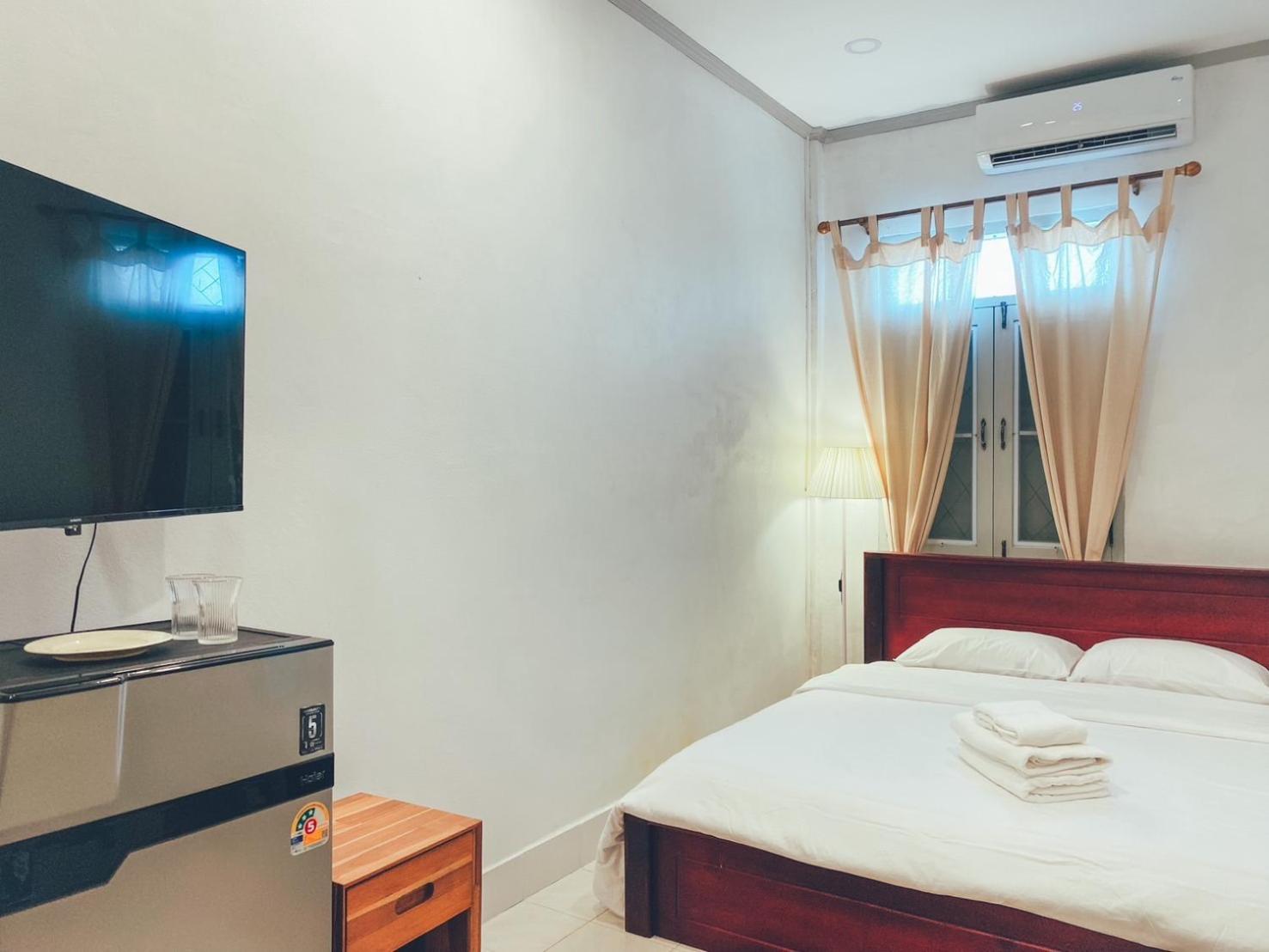 Standard Studio photo 2