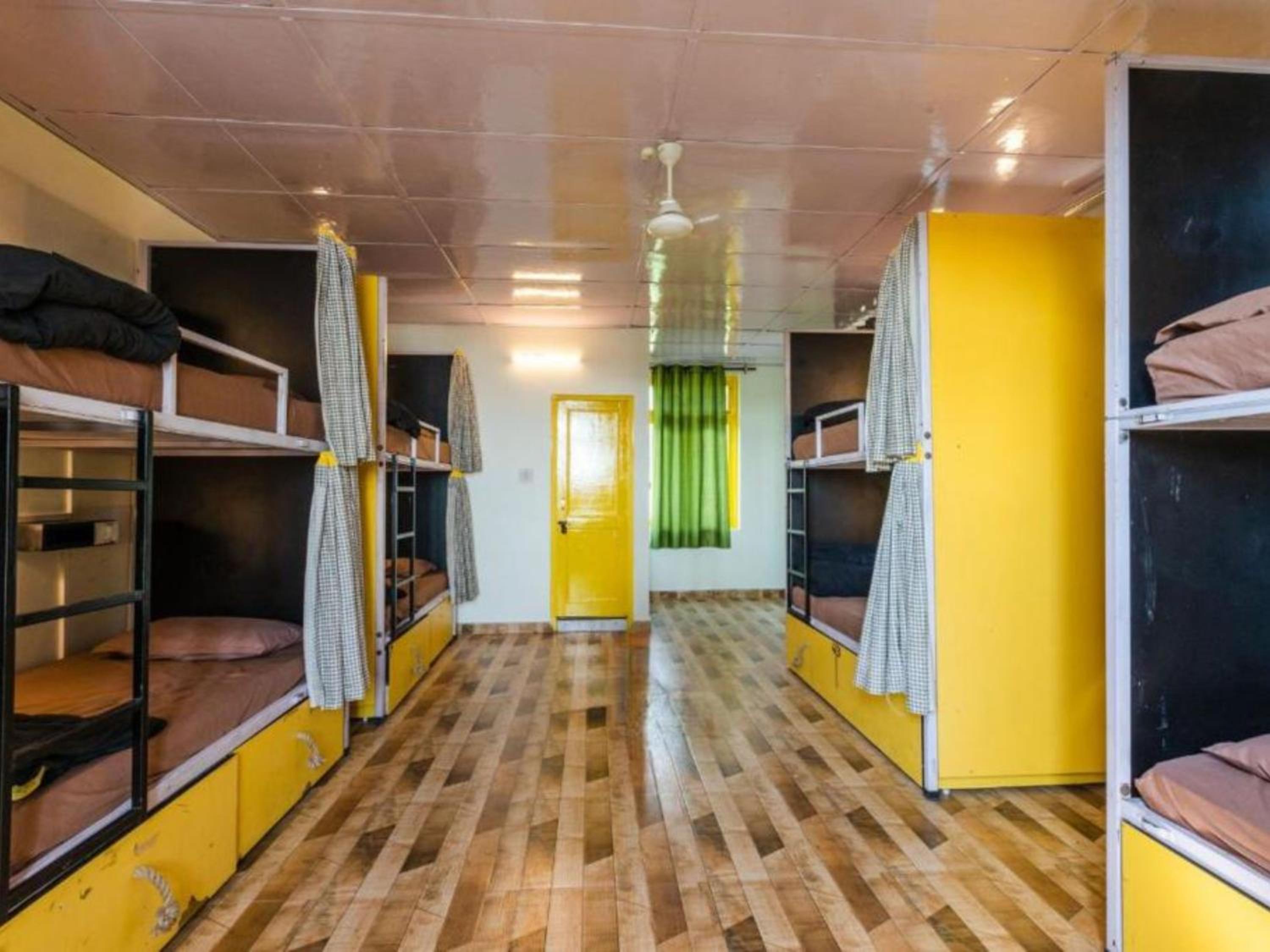Bed in 8-Bed Mixed Dormitory Room photo 1