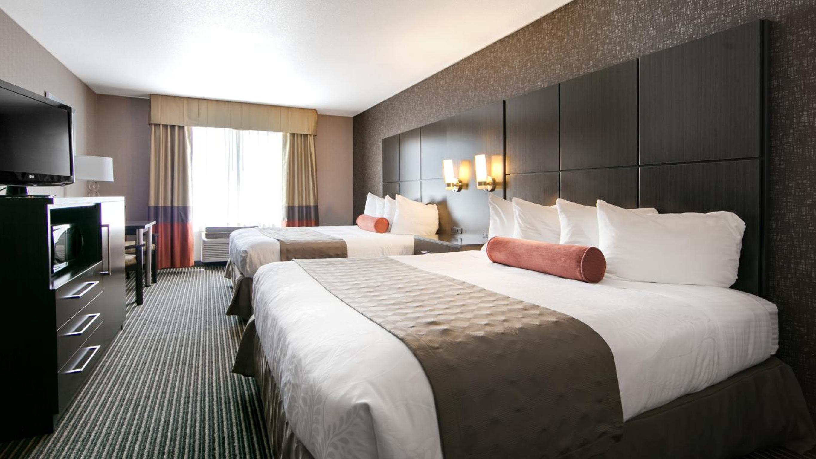 Suite with Two Queen Beds and Sofa Bed - Non-Smoking - Photo 5