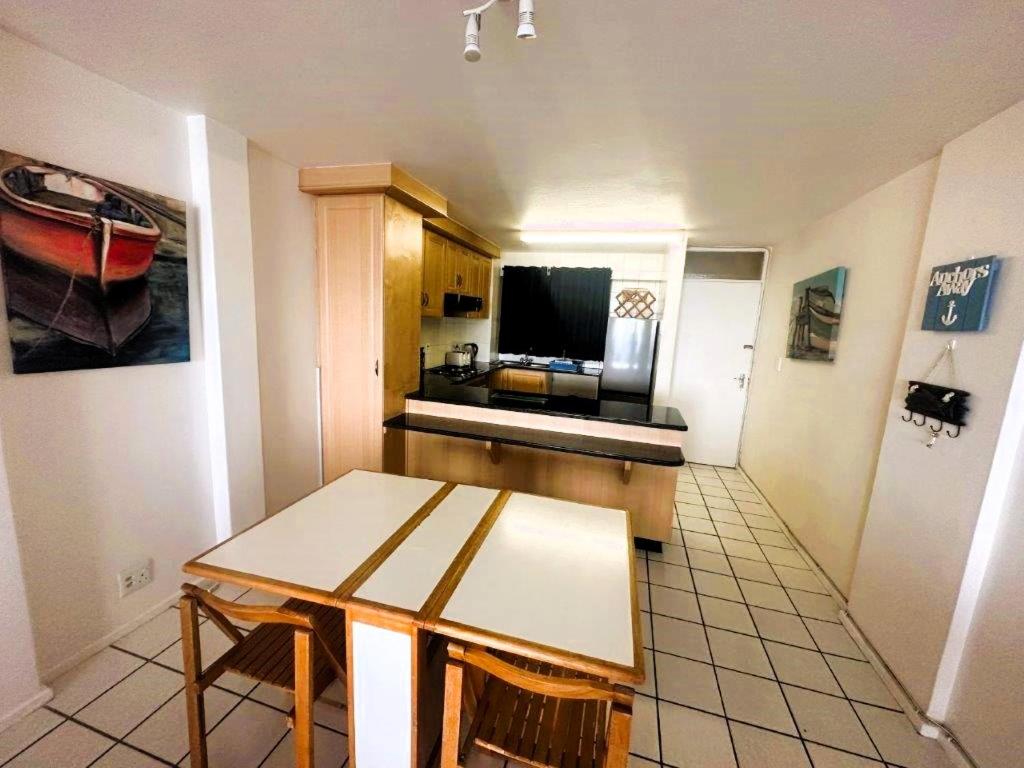 Two-Bedroom Apartment with Sea View photo 3