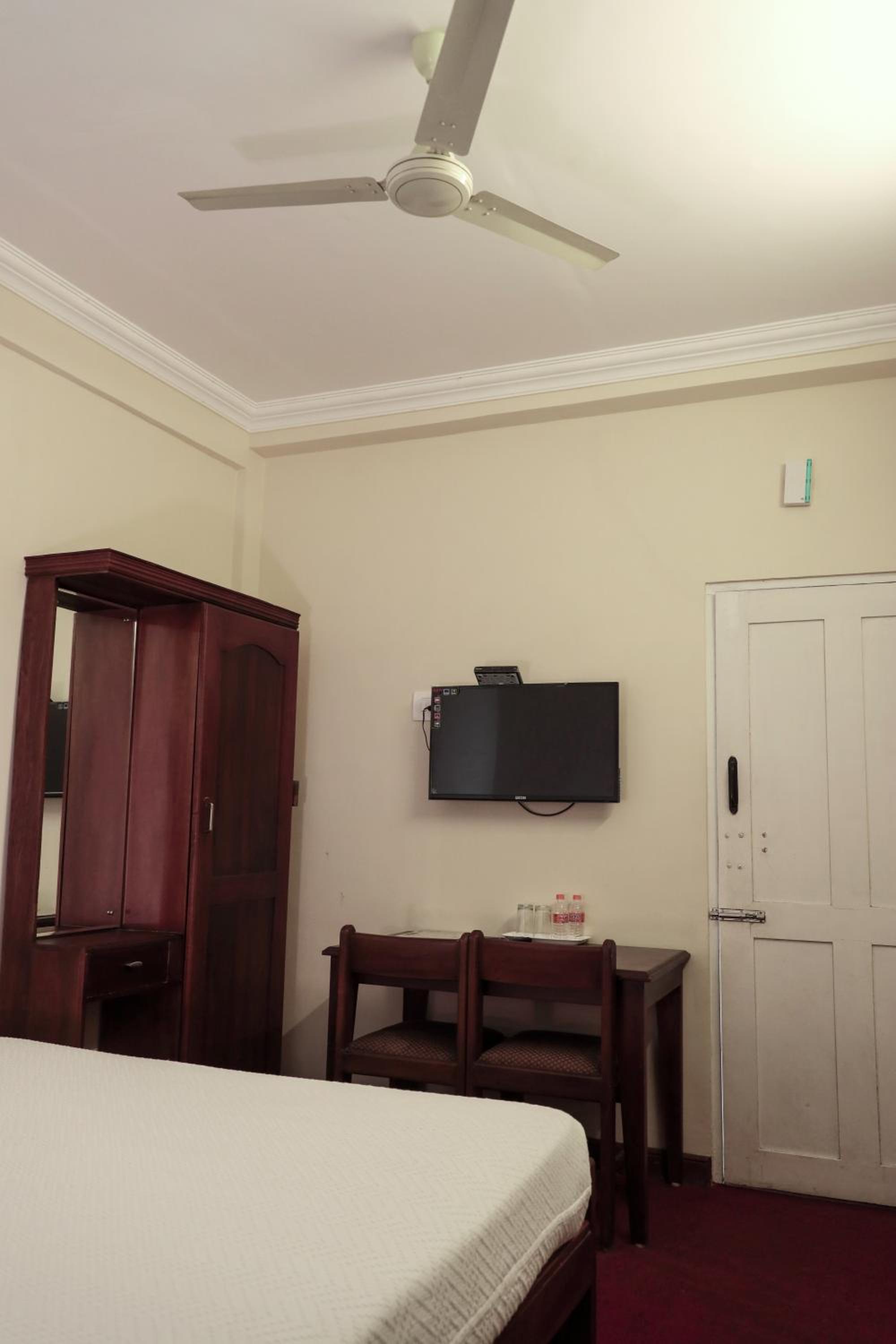 Standard Double Room - Photo 6
