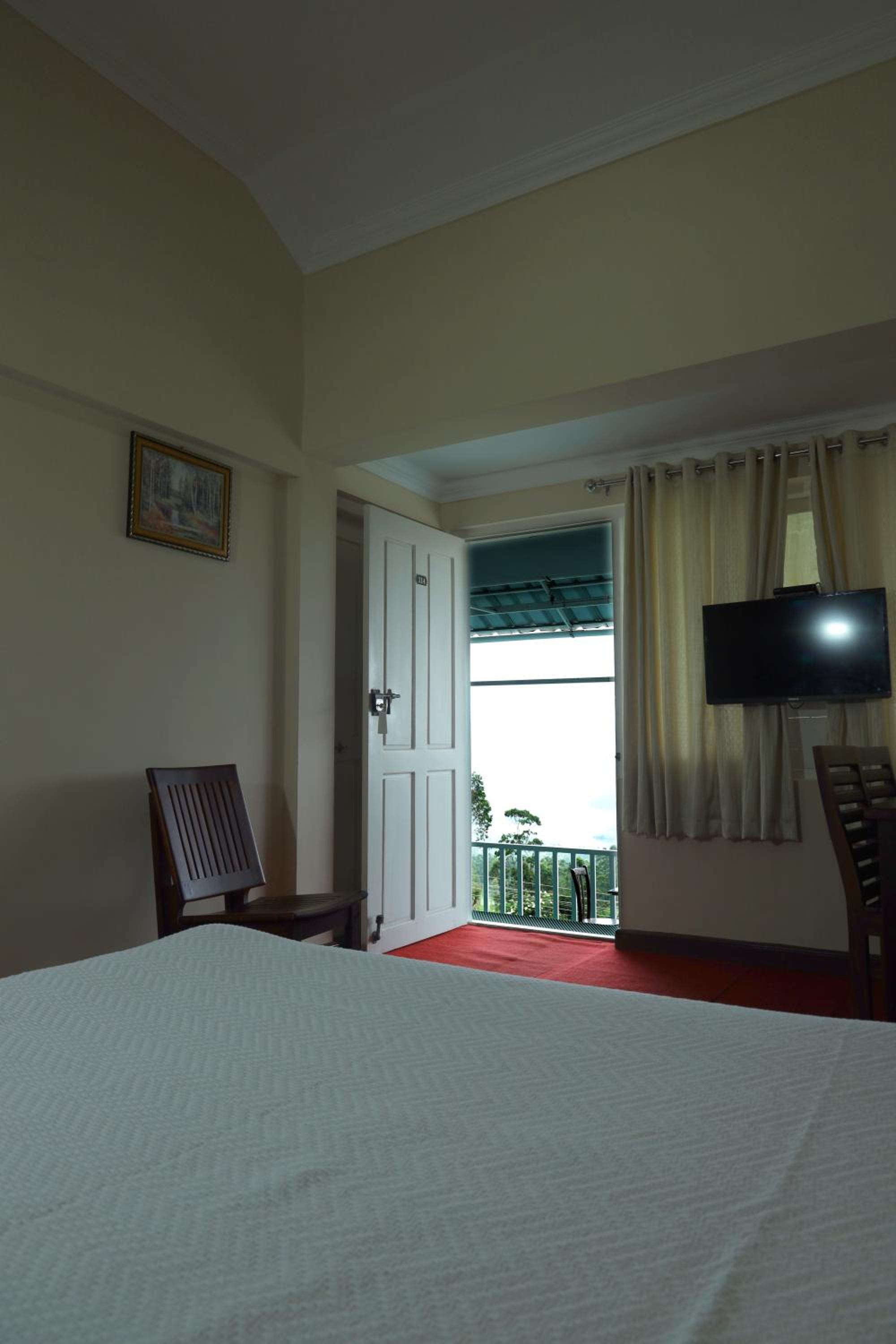 King Room with Lake View photo 3