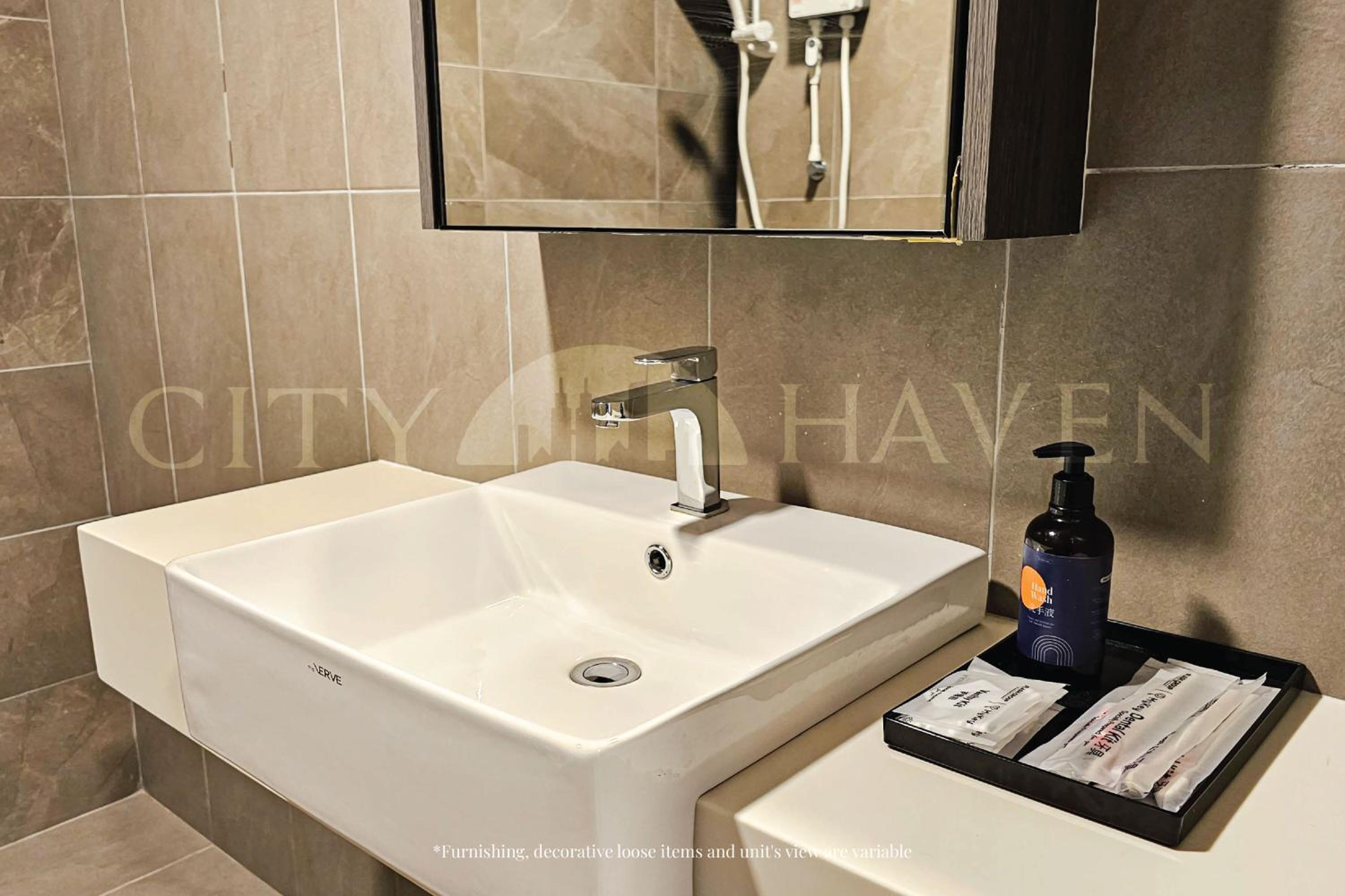 Executive Quadruple Room - Photo 10