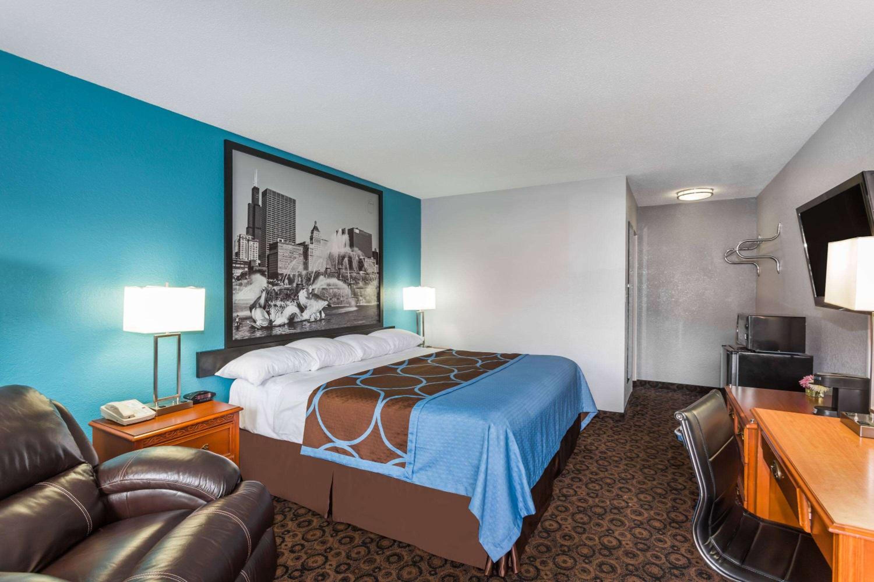 King Room - Non-Smoking - Photo 1
