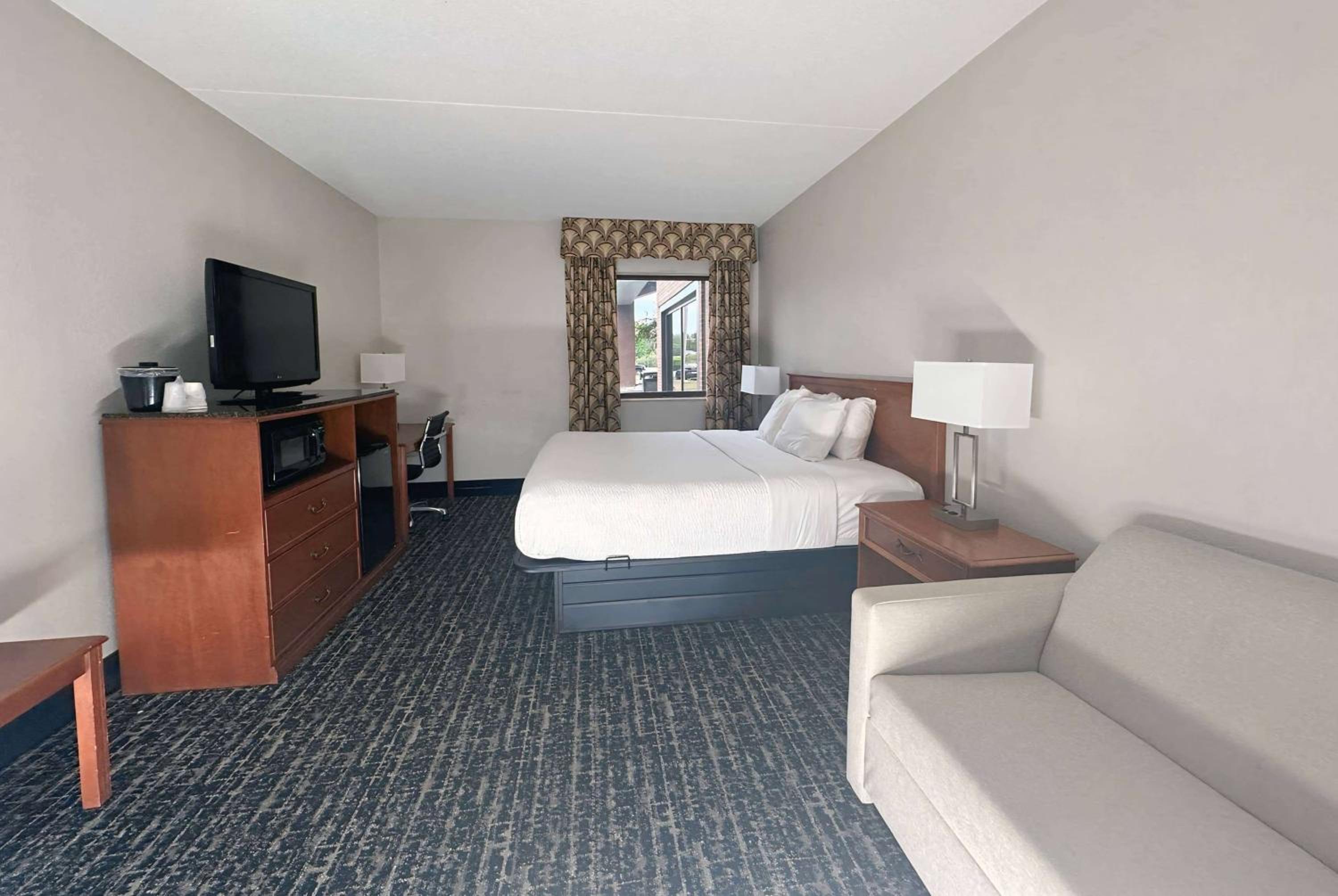 King Room - Non-Smoking - Photo 1