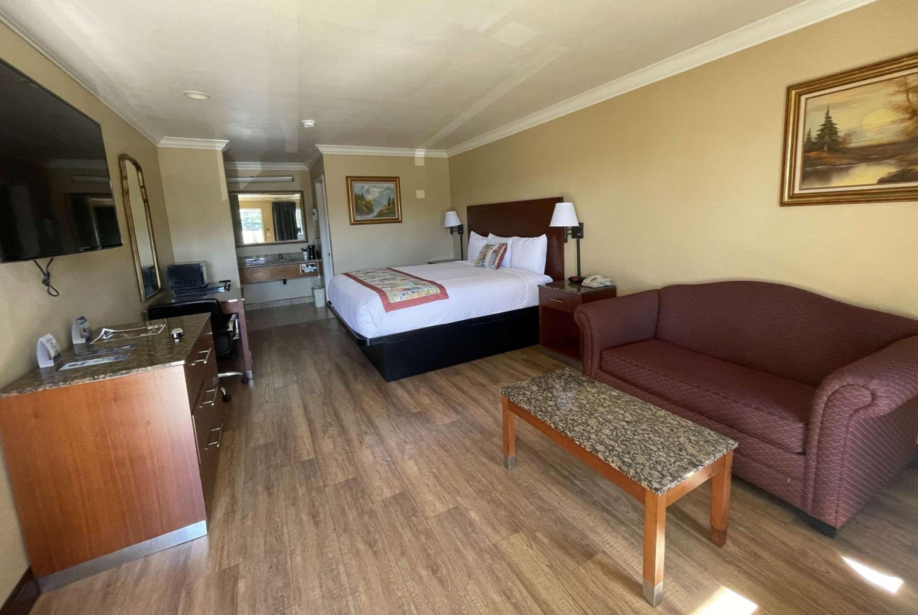 King Room - Disability Access/Non-Smoking photo 1