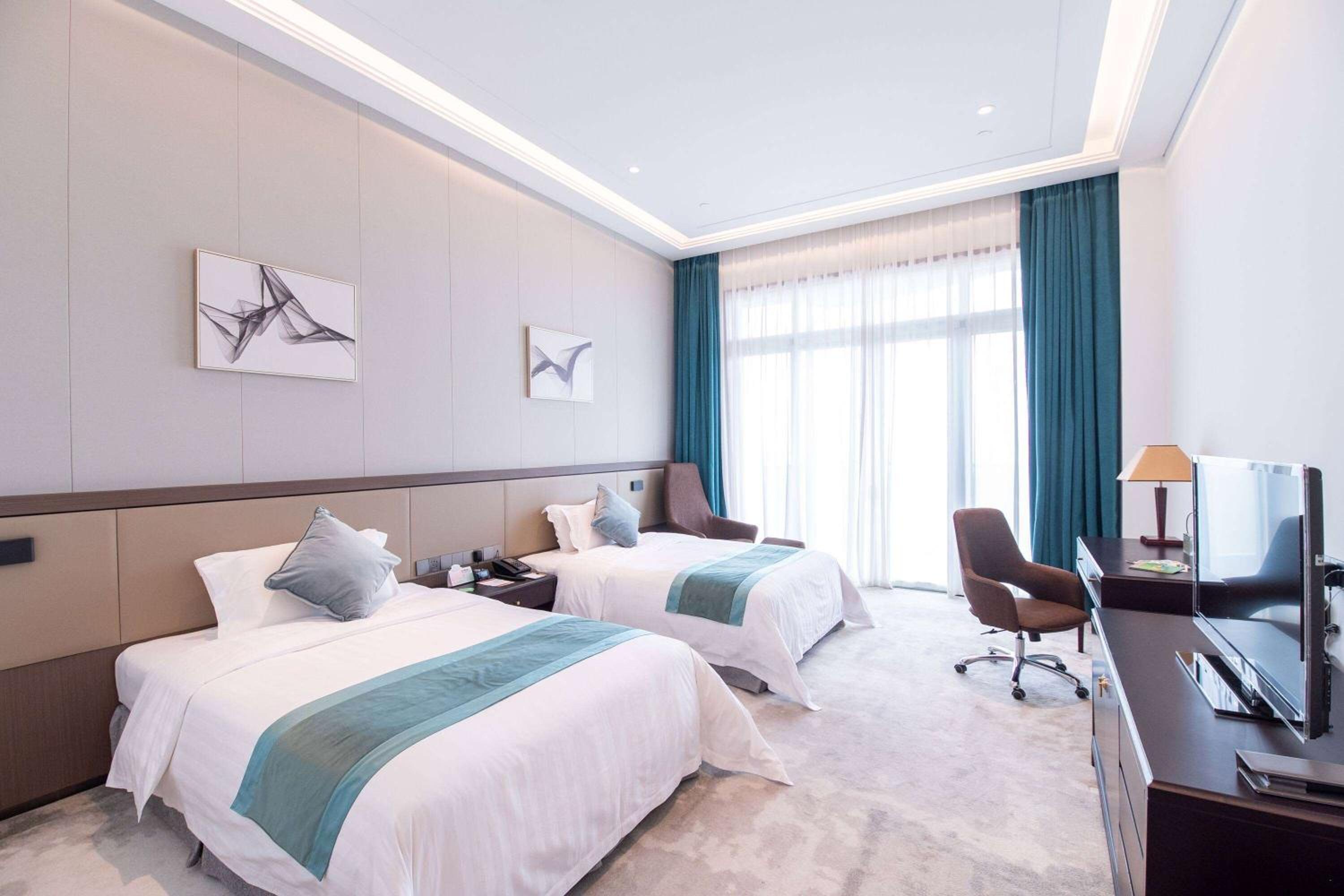Twin Room - Non-Smoking - Photo 1