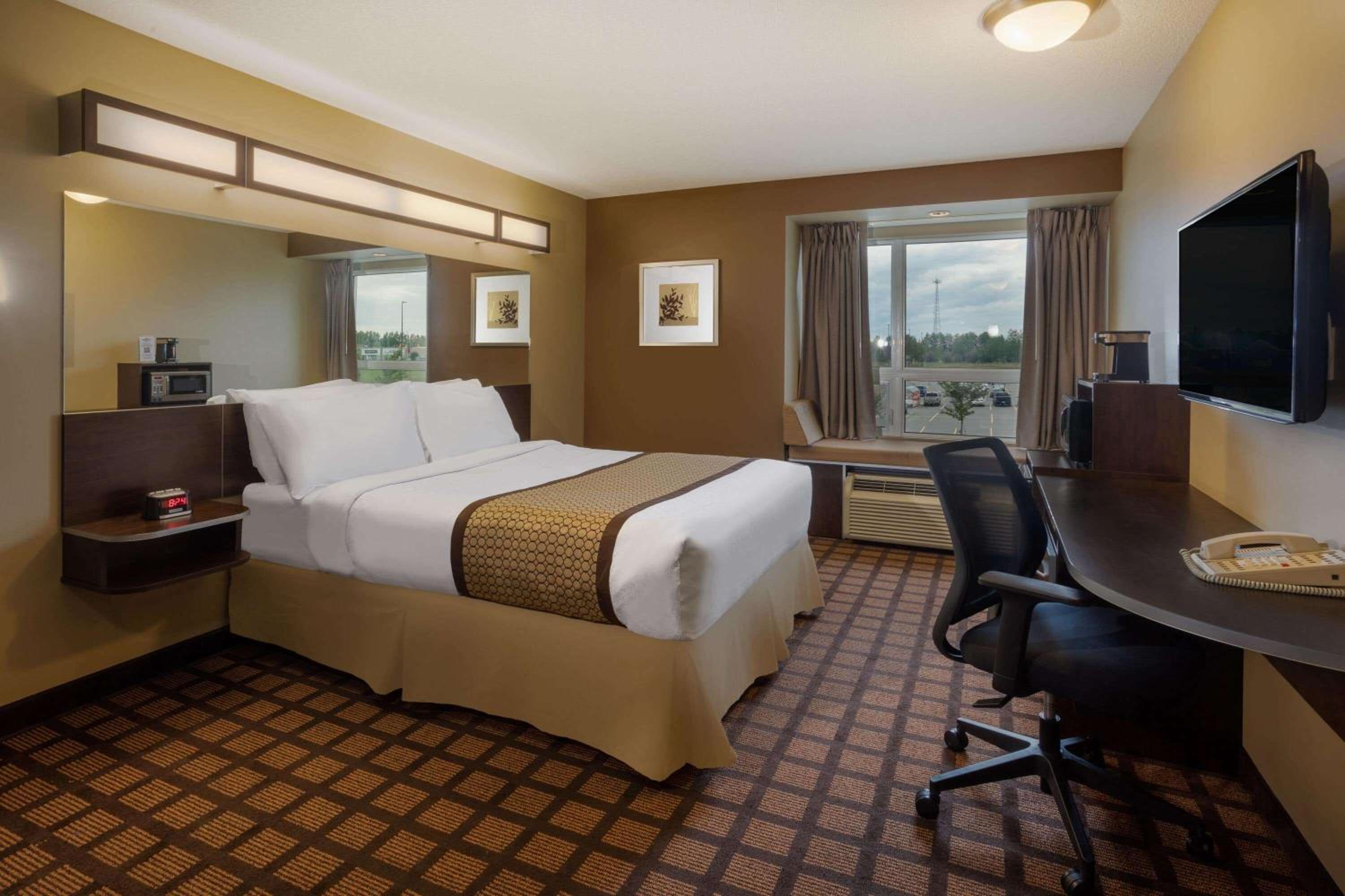 Queen Room - Disability Access/Non-Smoking